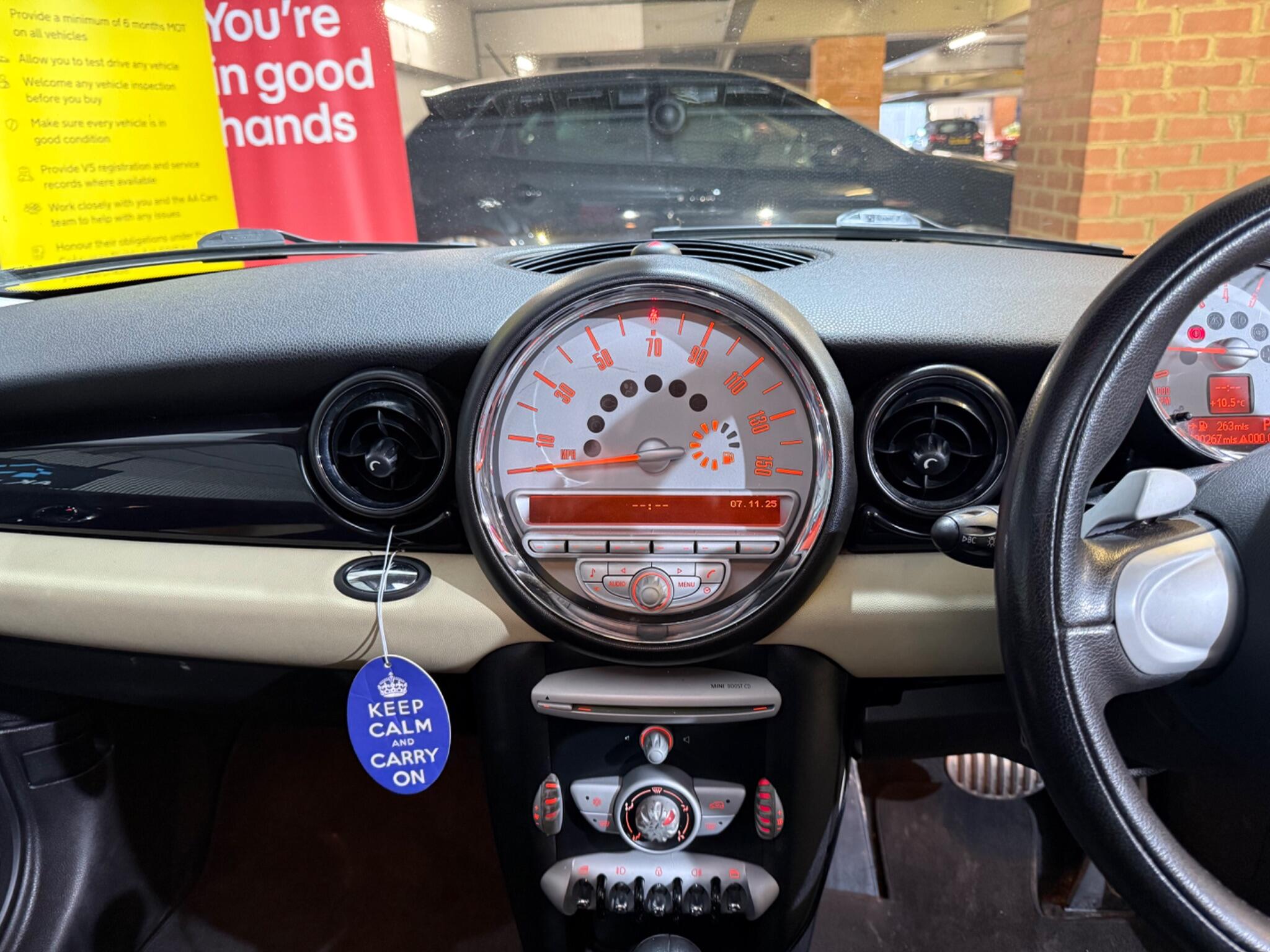 2008 MINI Hatch image 30