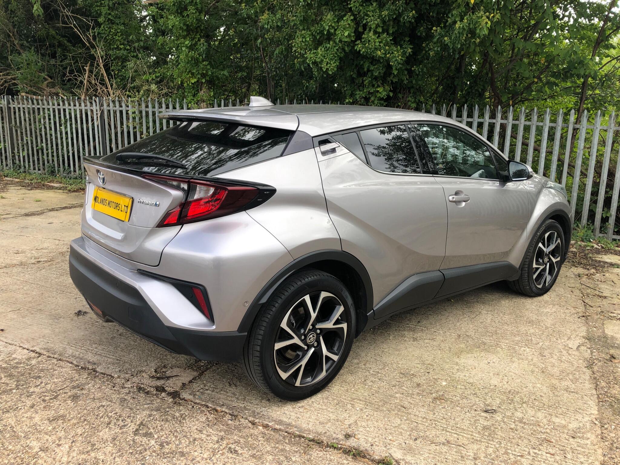 Toyota C-HR view 10