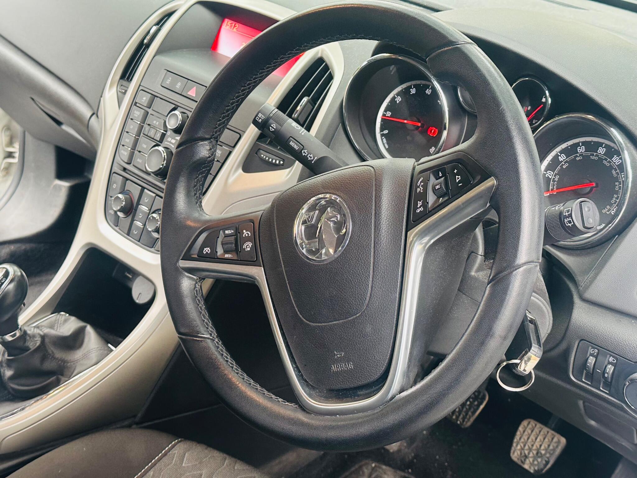 Vauxhall Astra view 14