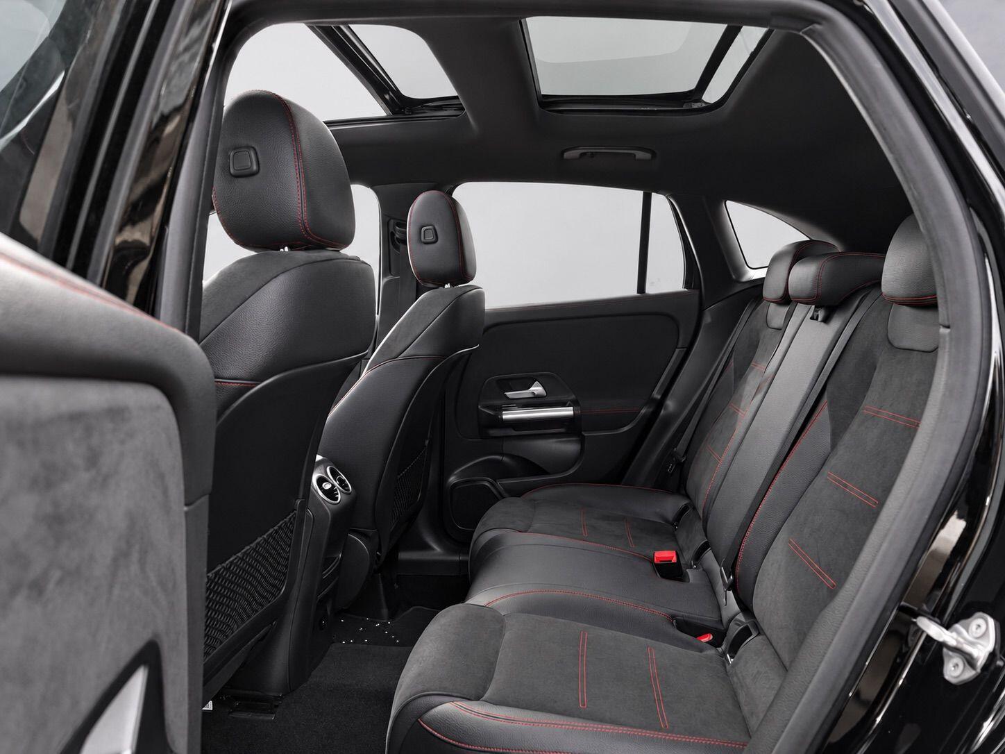 Mercedes-Benz GLA view 32