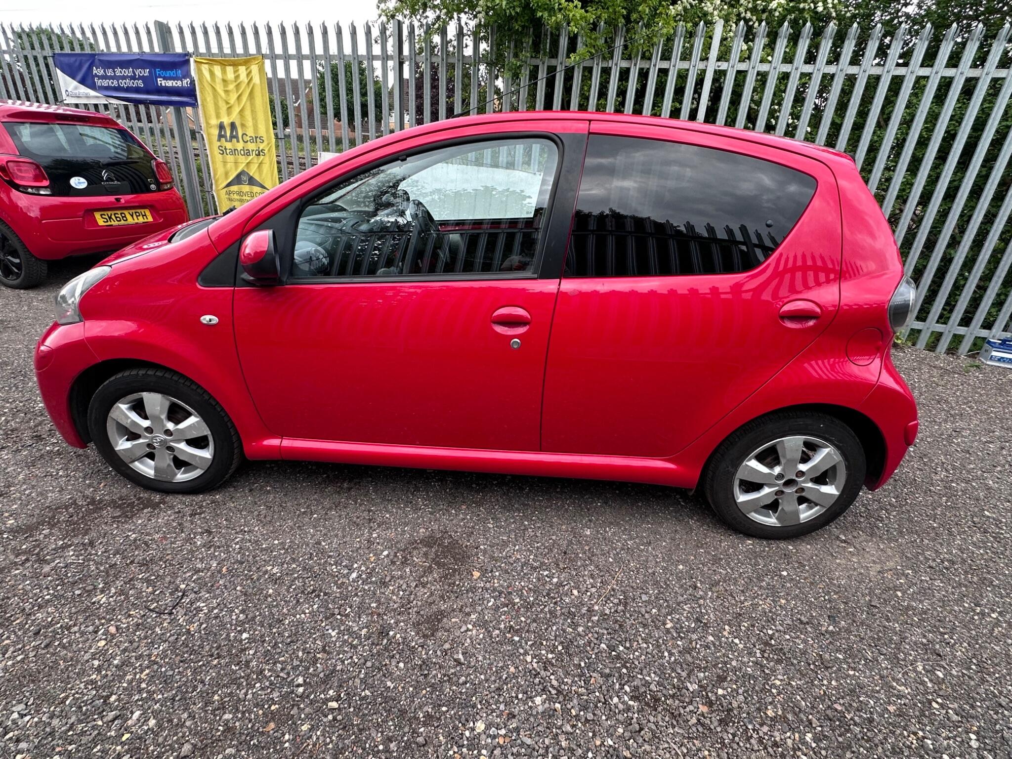 2014 Toyota AYGO image 7