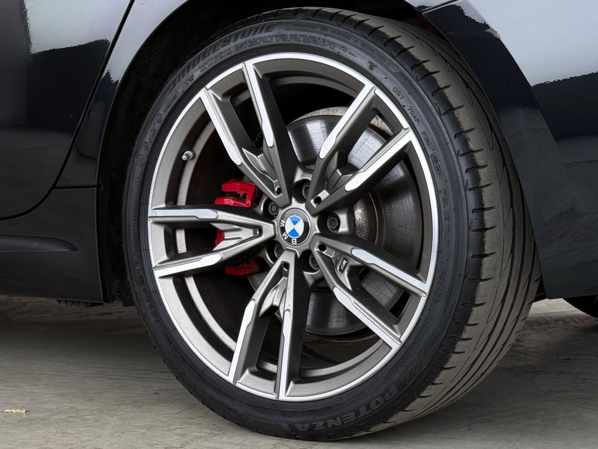 BMW 3 Series view 9