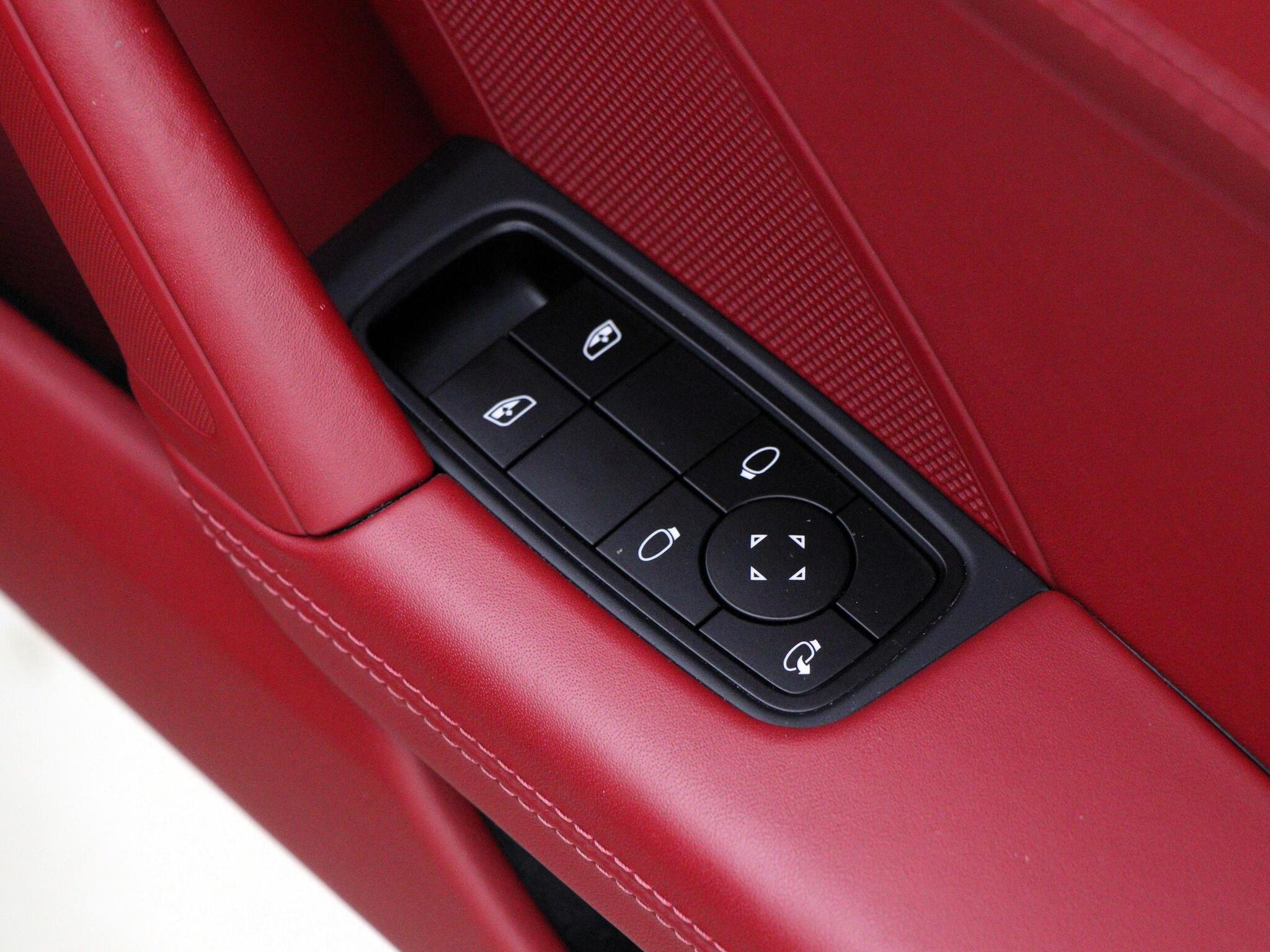 Porsche 911 view 27