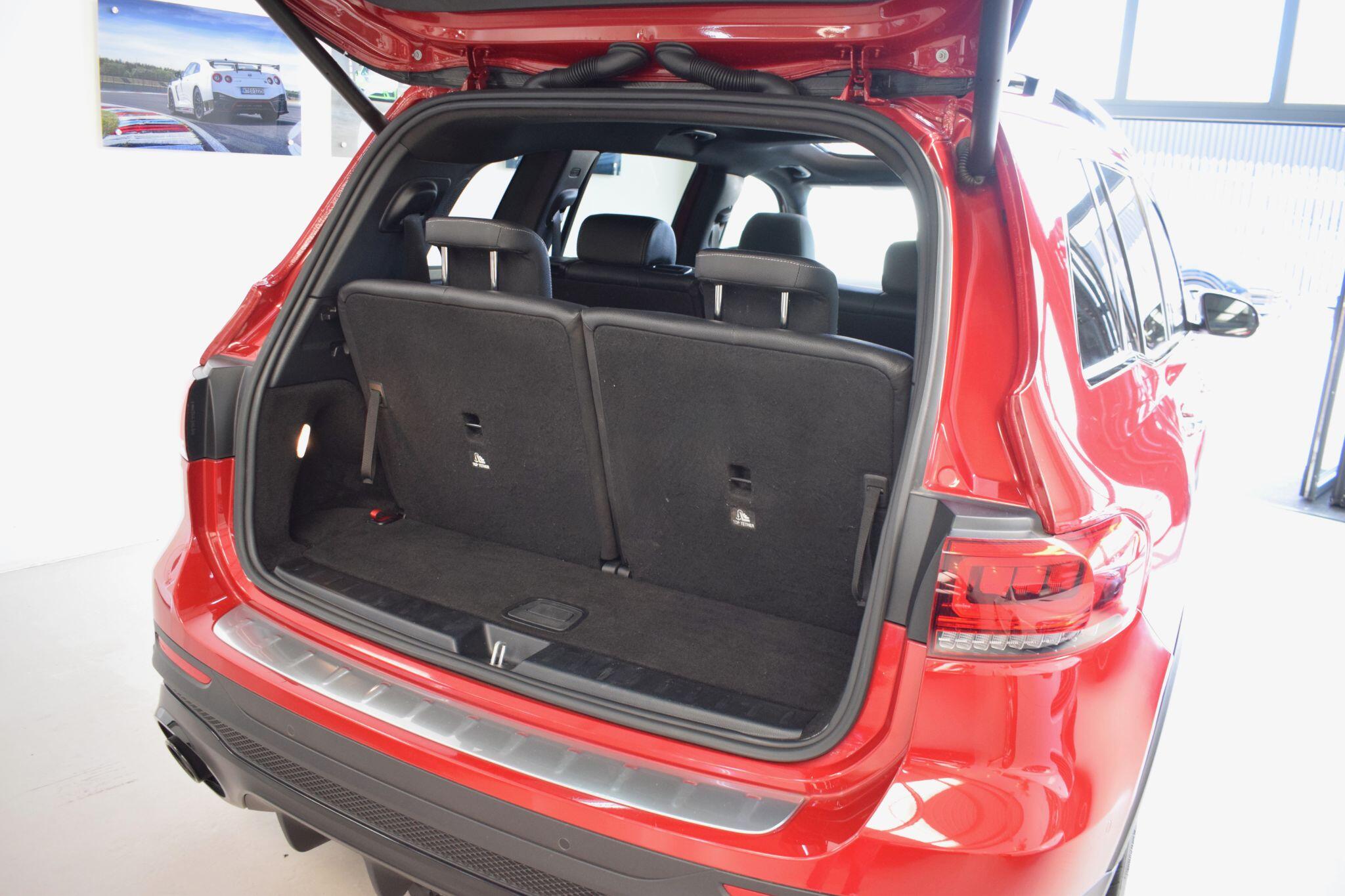 Mercedes-Benz GLB view 32