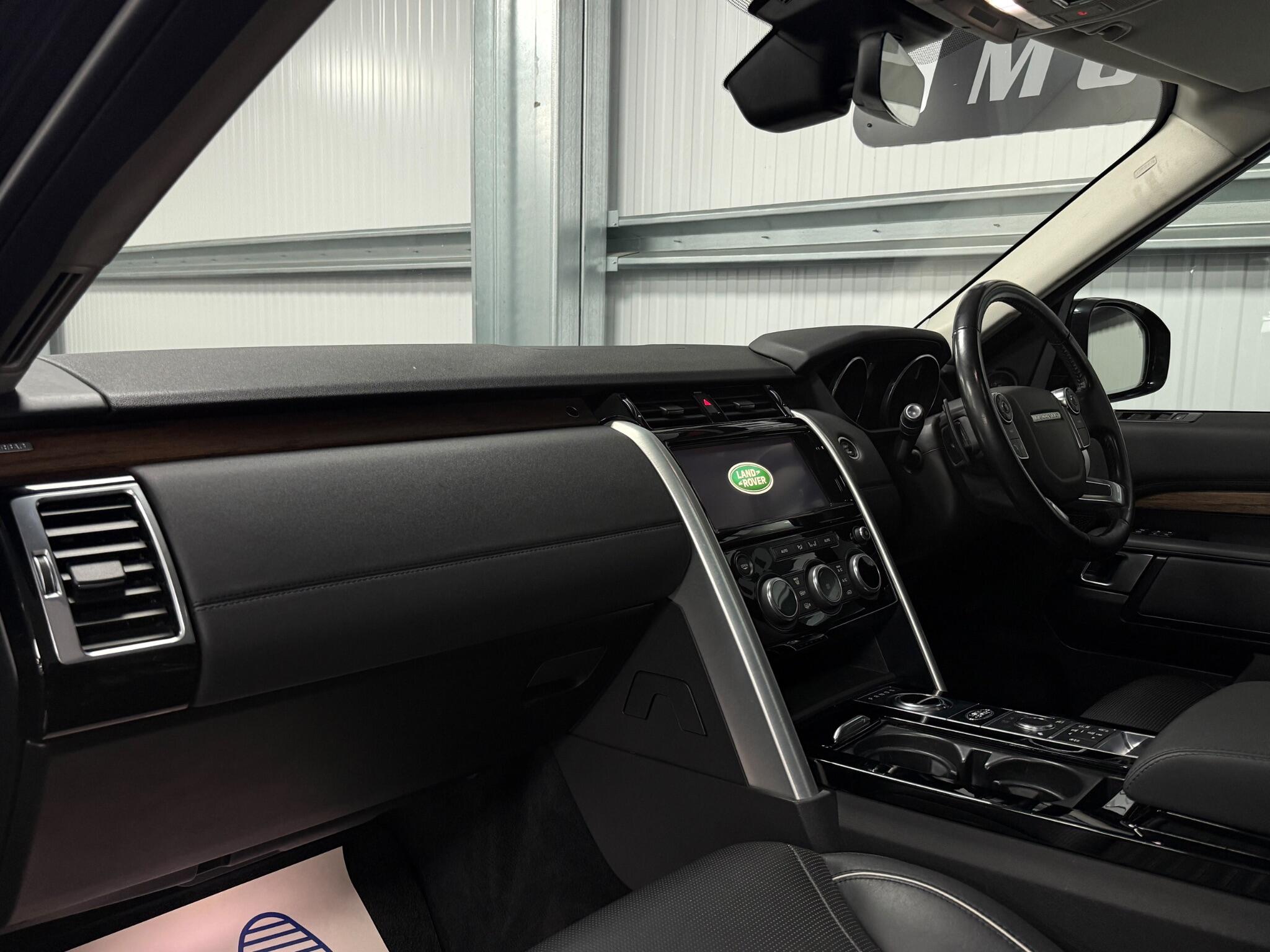 Land Rover Discovery view 19