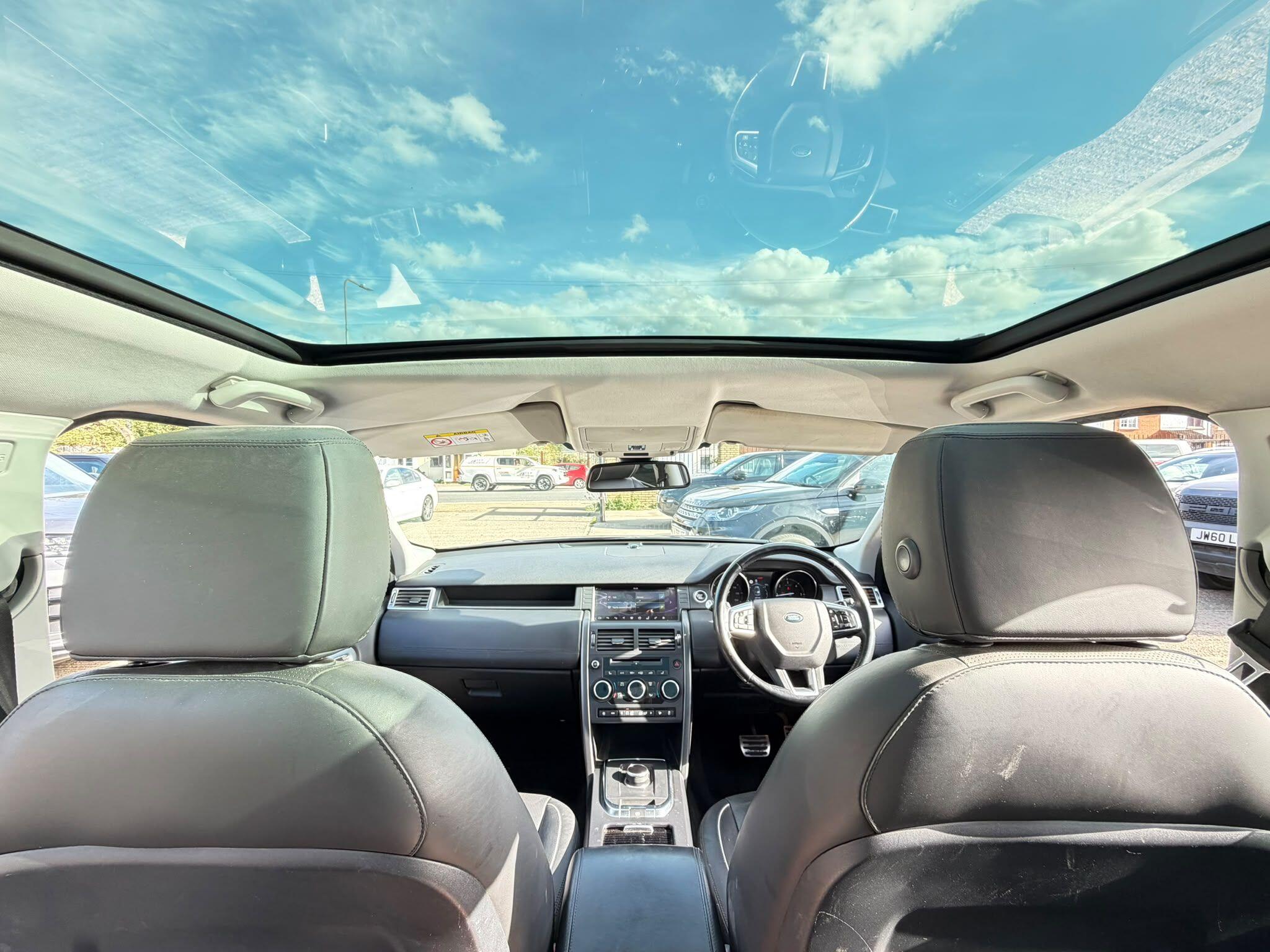 Land Rover Discovery Sport view 33
