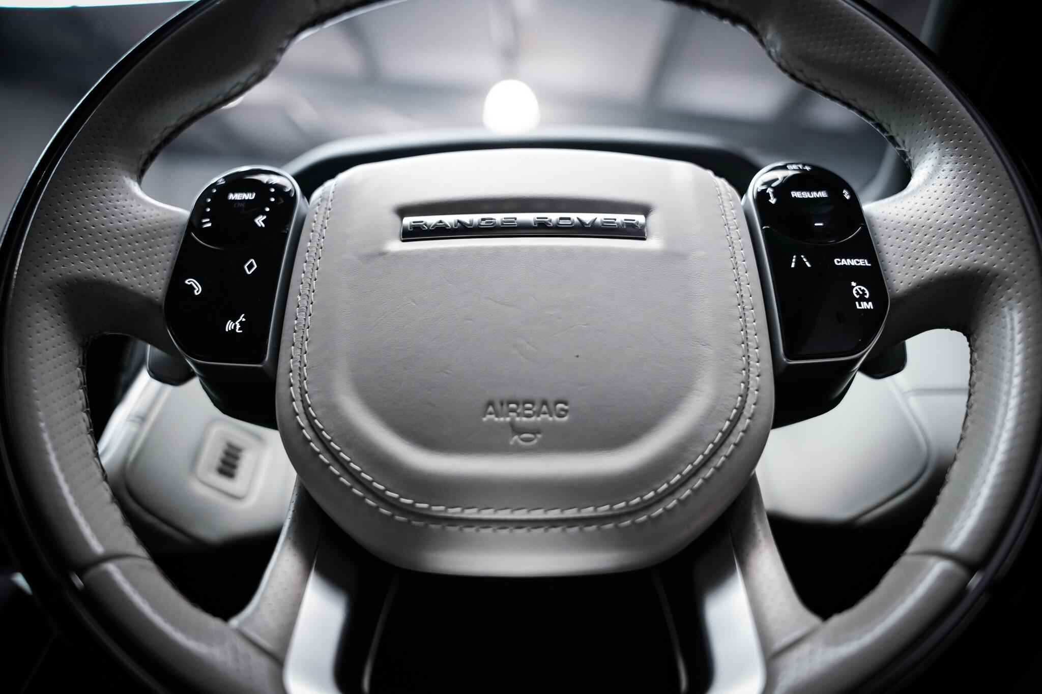 Land Rover Range Rover Velar view 43