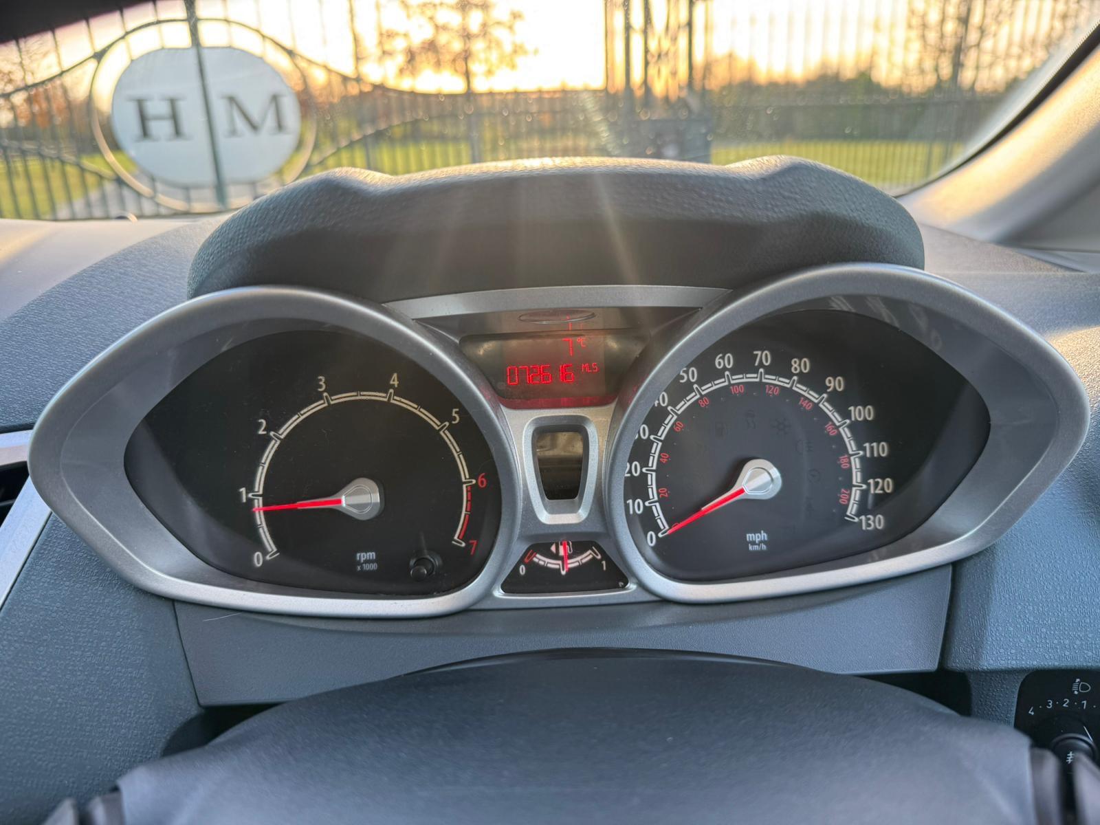 2009 Ford Fiesta image 14