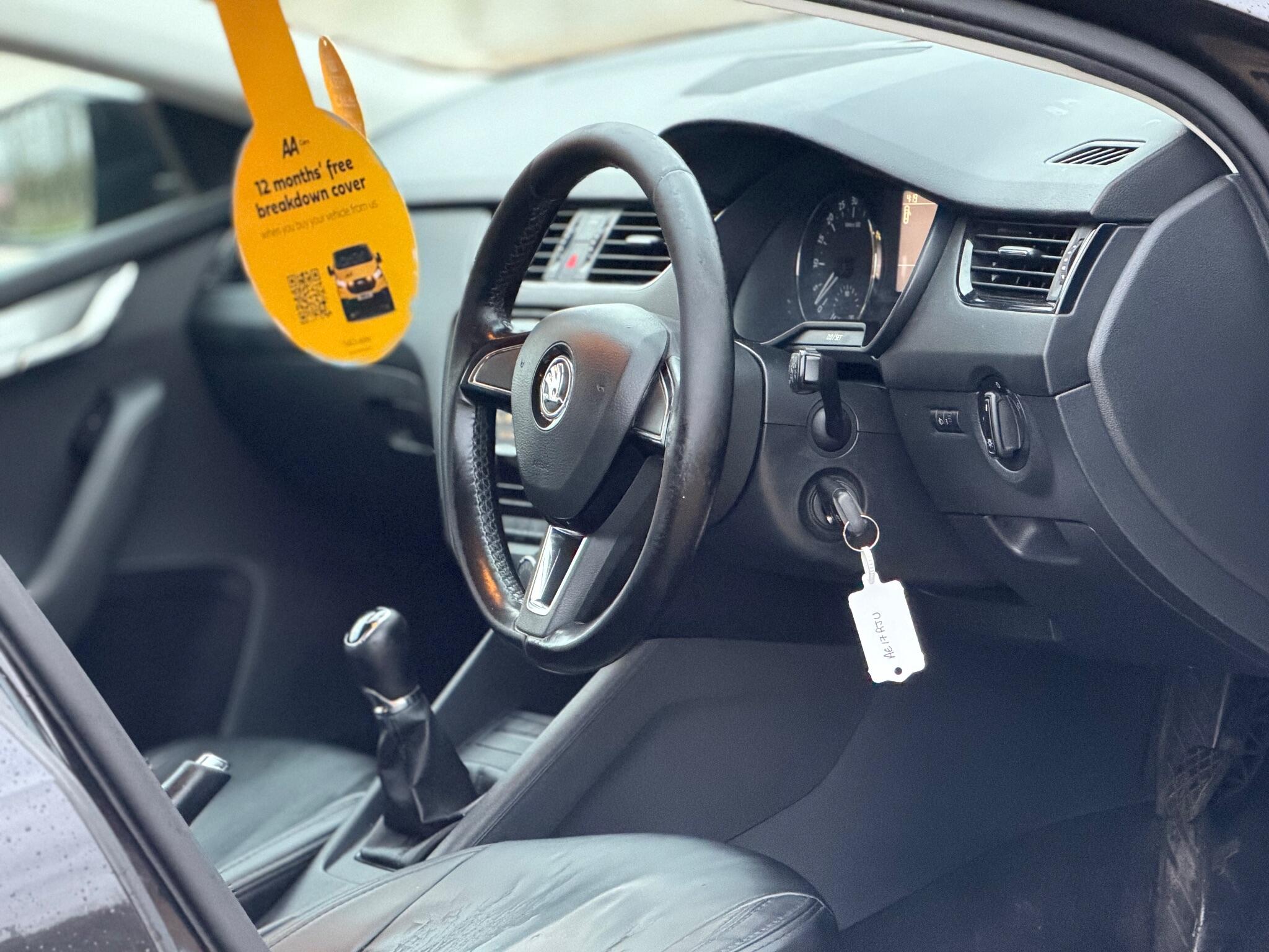 2017 Skoda Octavia 1.6 TDI S Euro 6 (s/s) 5dr image 13