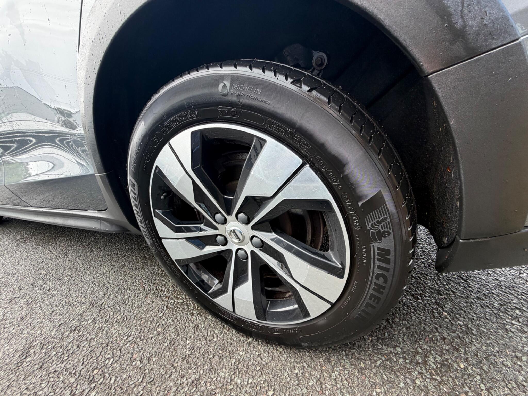 Volvo V60 Cross Country view 15