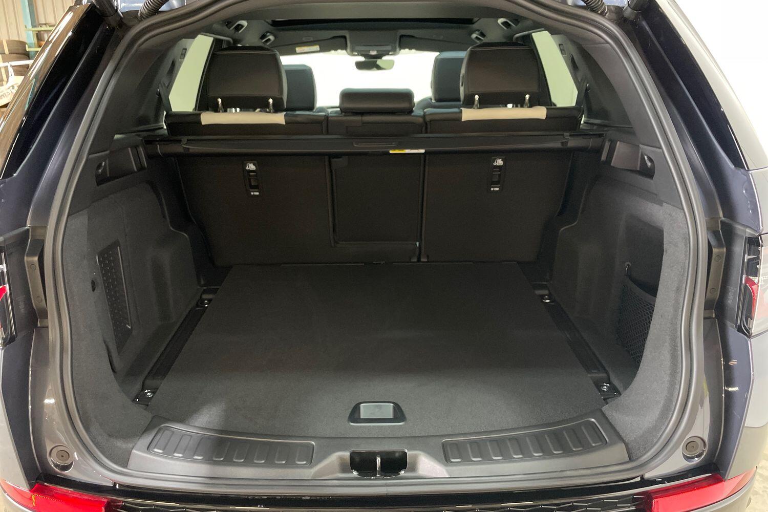 Land Rover Discovery Sport view 14