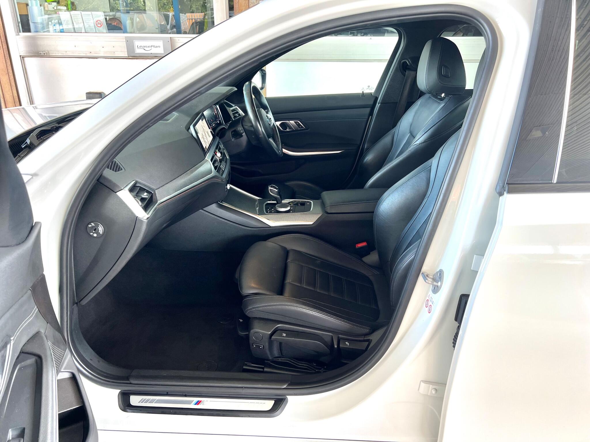 BMW 3 Series view 5