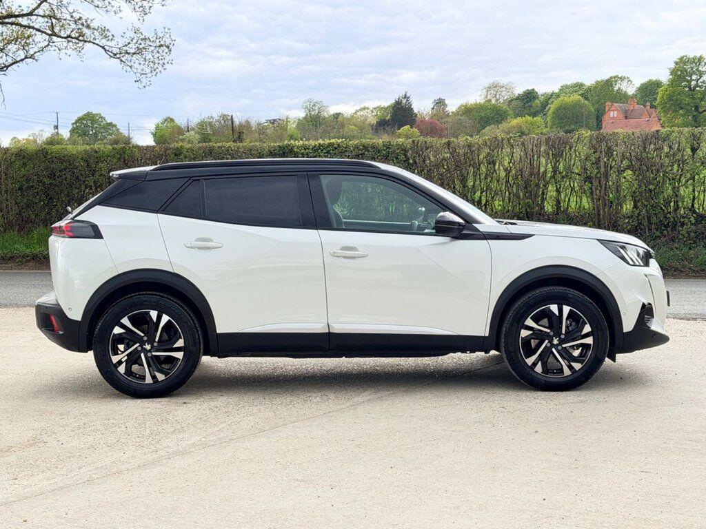Peugeot E-2008 view 9