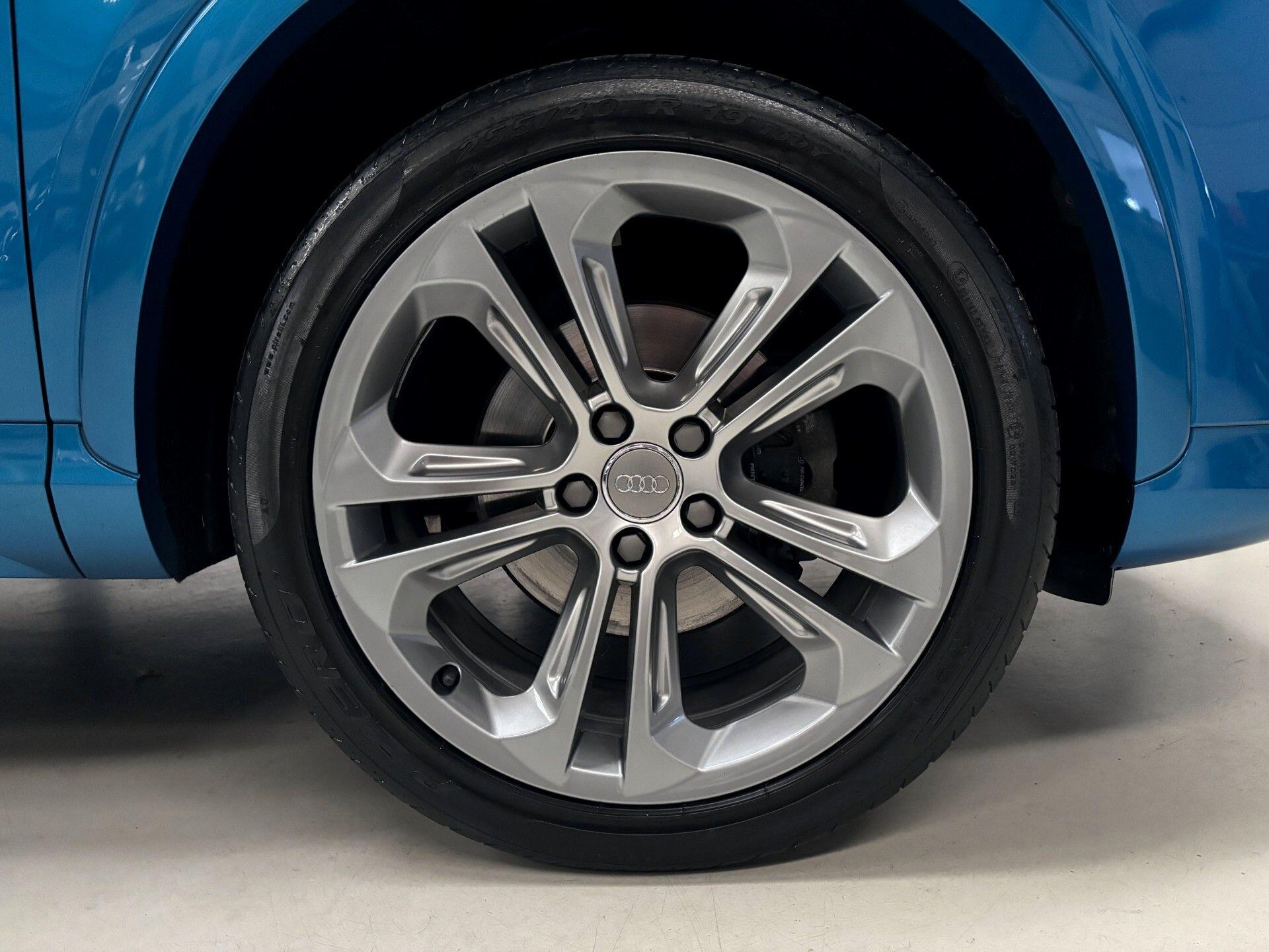 Audi Q3 view 34