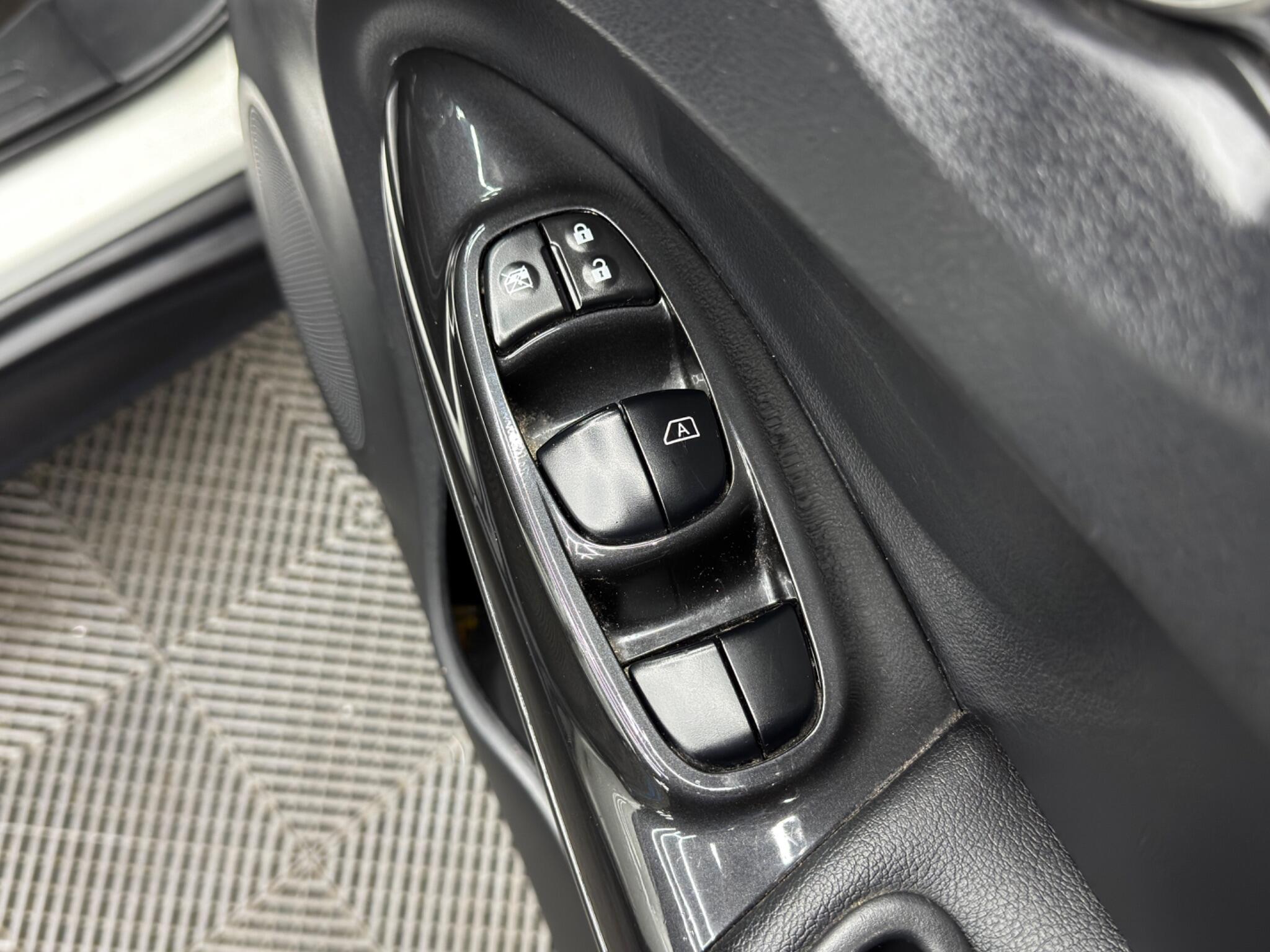 Nissan Juke view 37