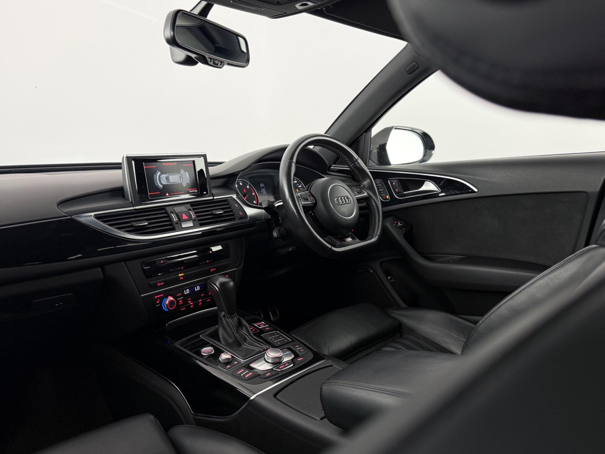 Audi A6 view 14