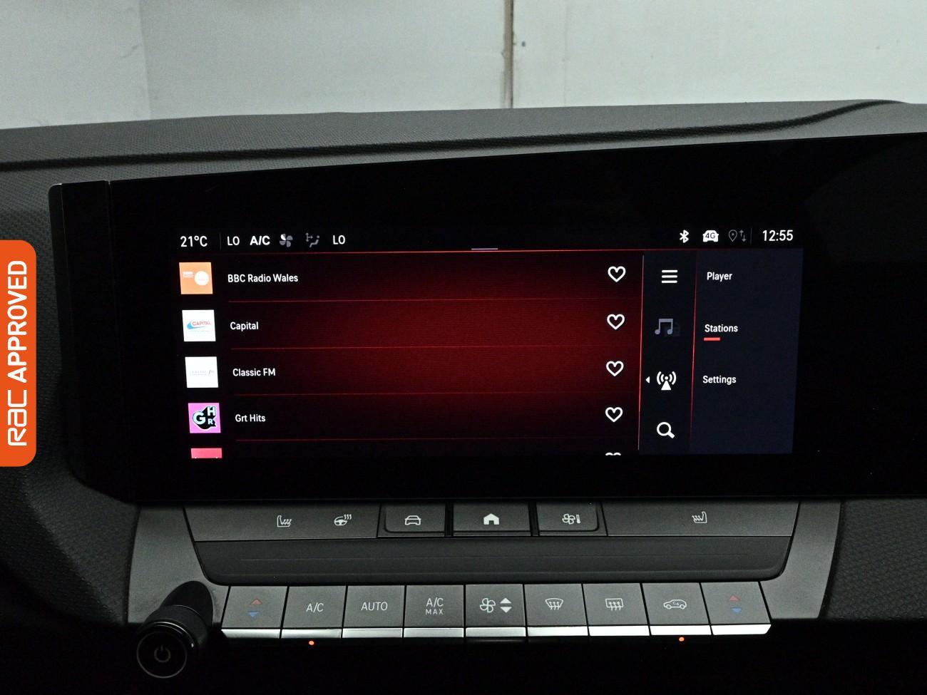 Vauxhall Astra Electric view 3
