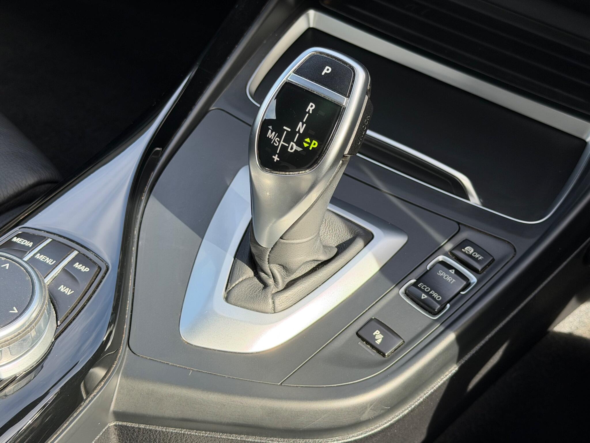 BMW 2 Series view 44