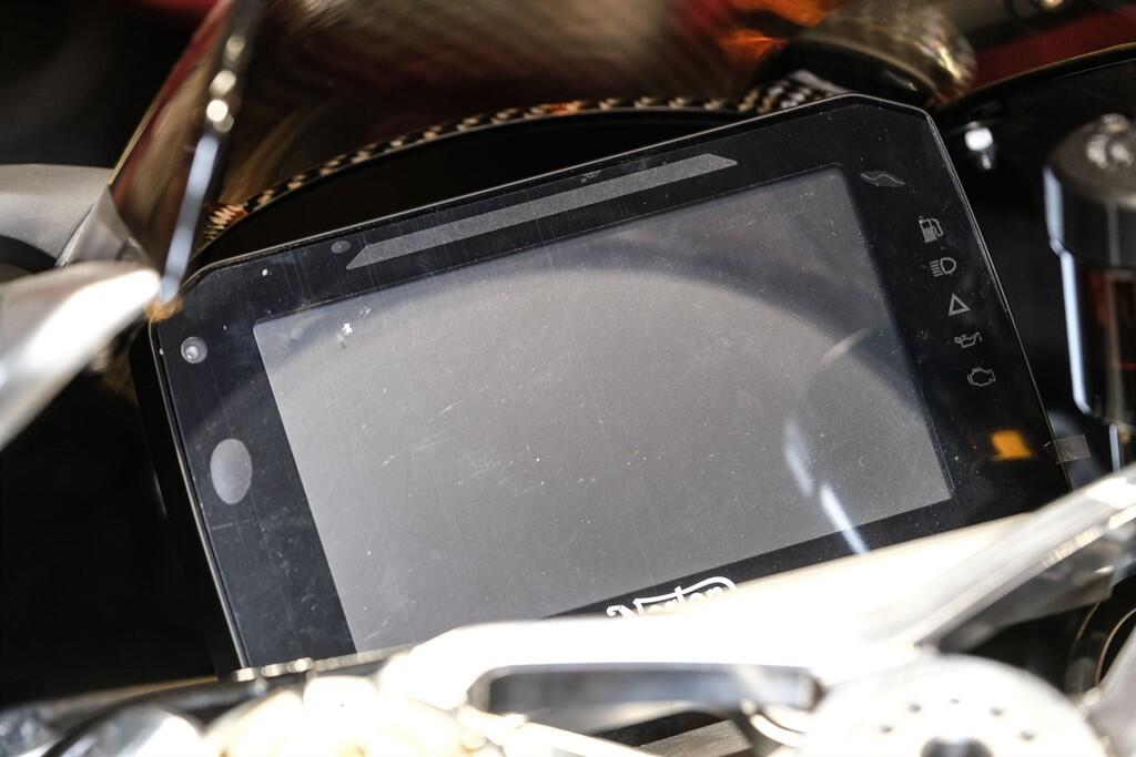 Norton V4 SV view 17