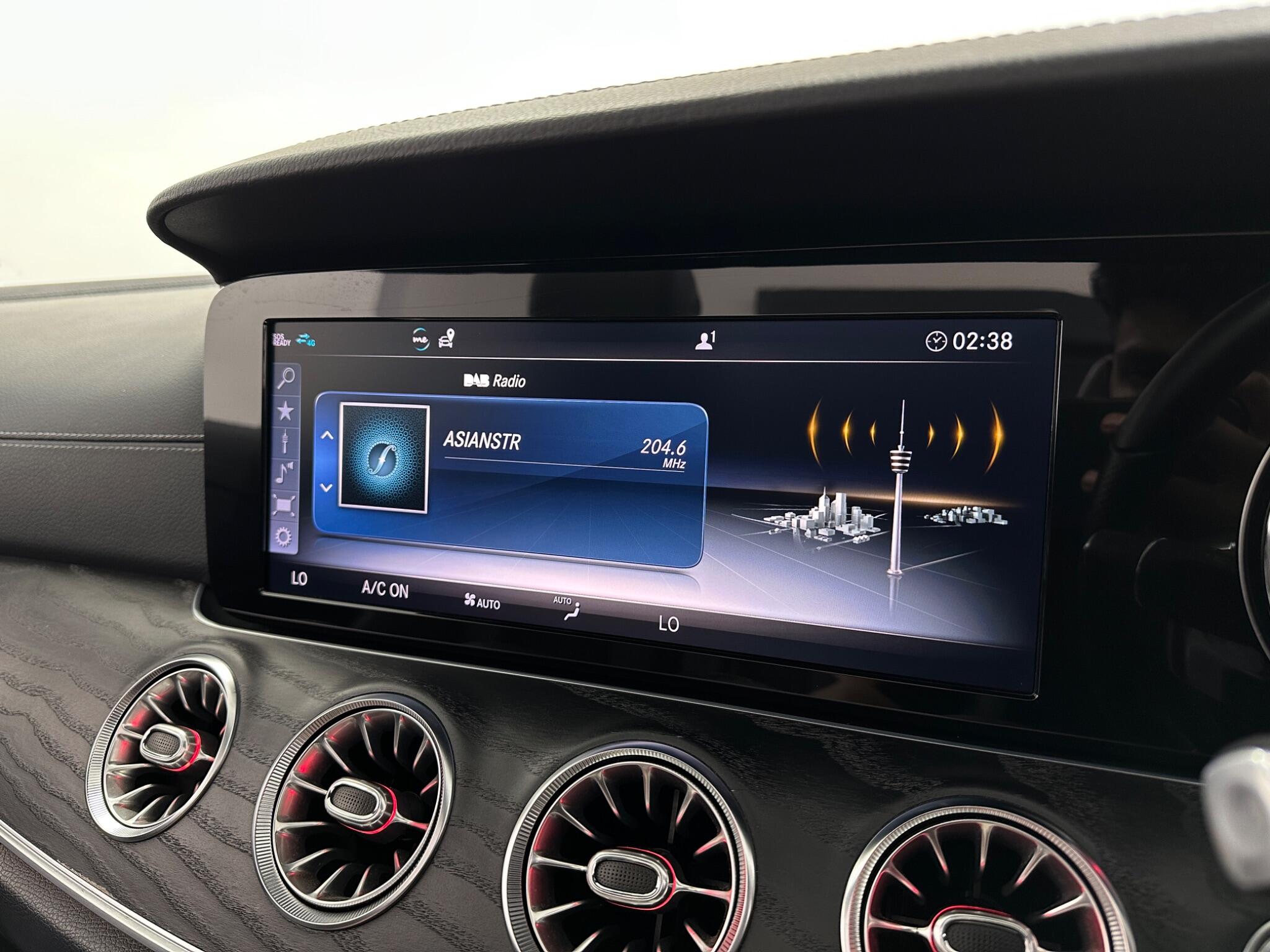 Mercedes-Benz E-Class view 27