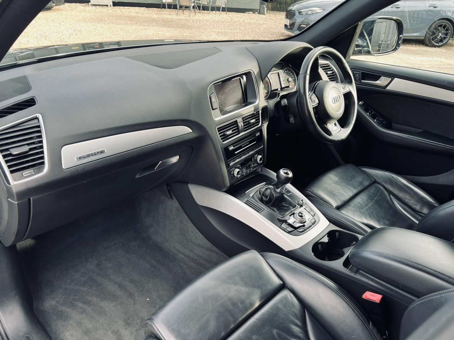 Audi Q5 view 15