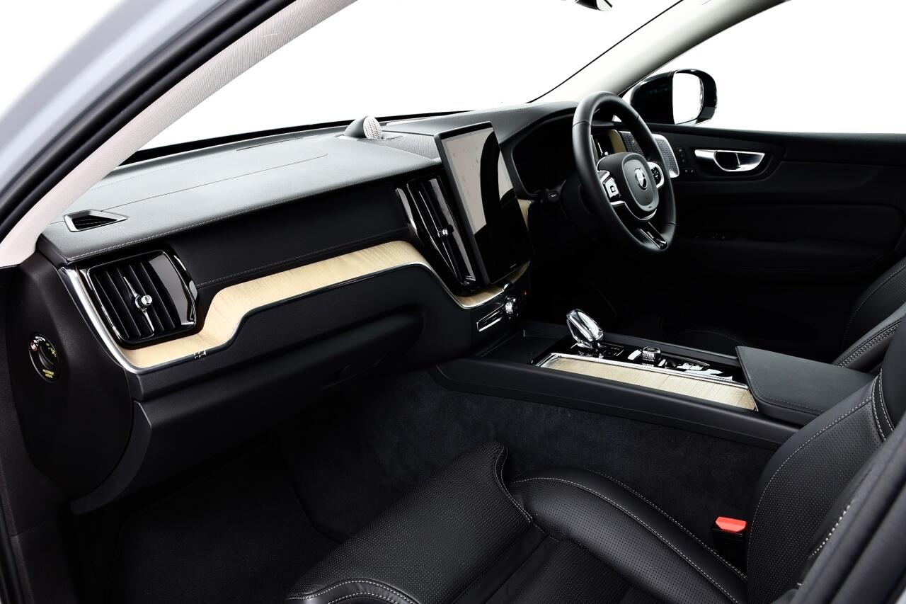 Volvo XC60 view 23