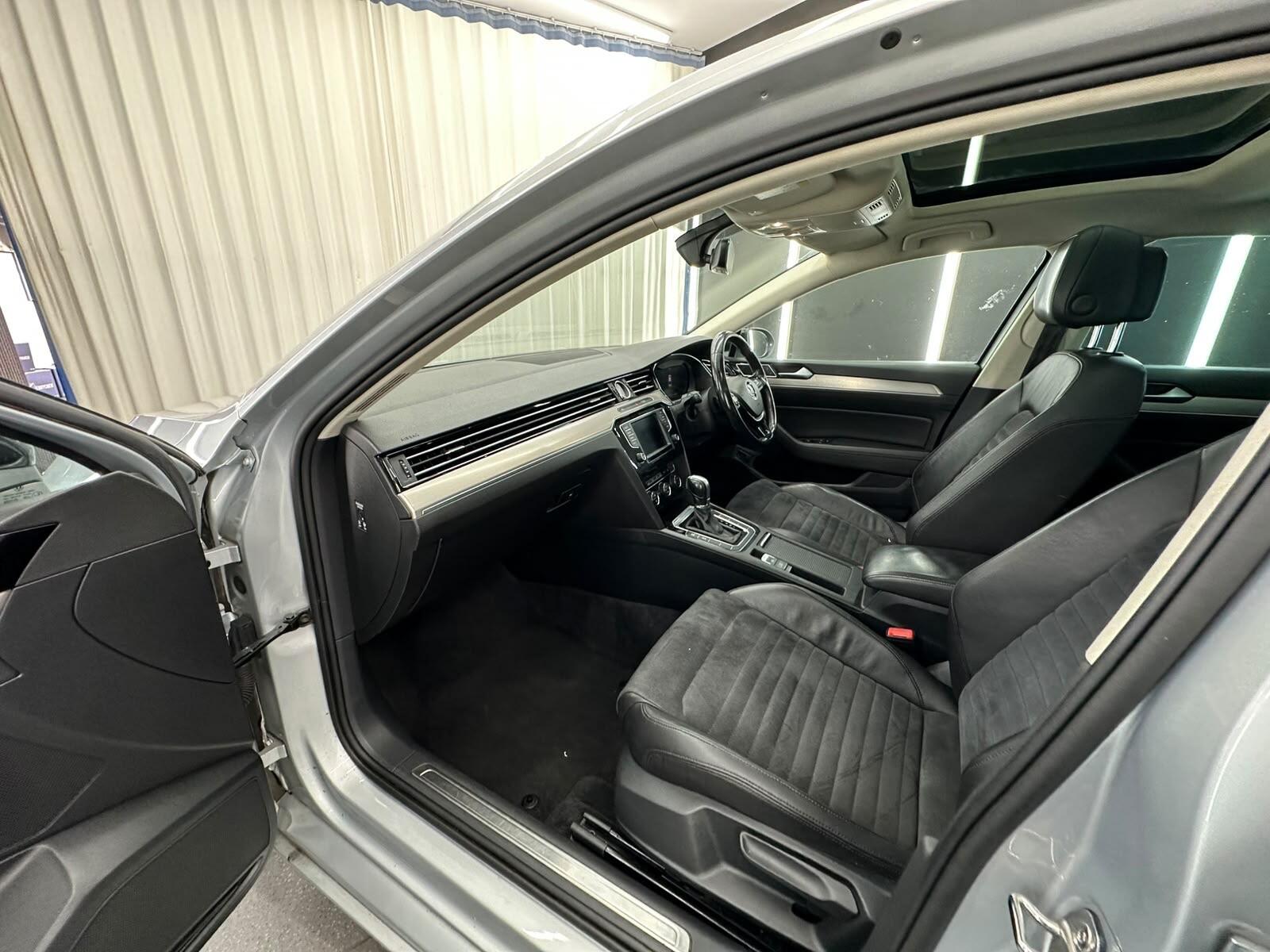 Volkswagen Passat view 31