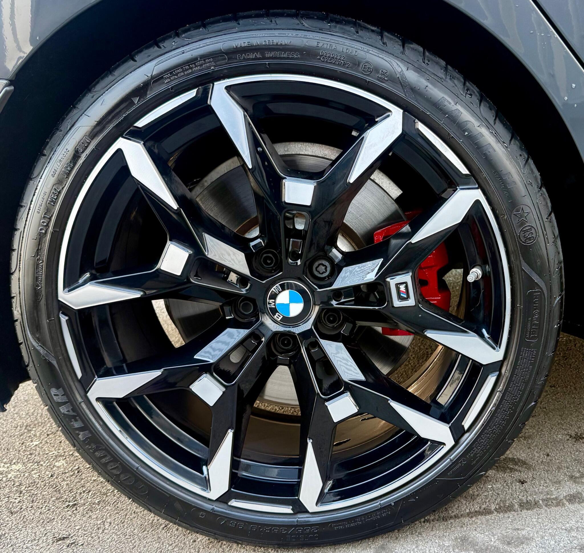 BMW 3 Series view 23