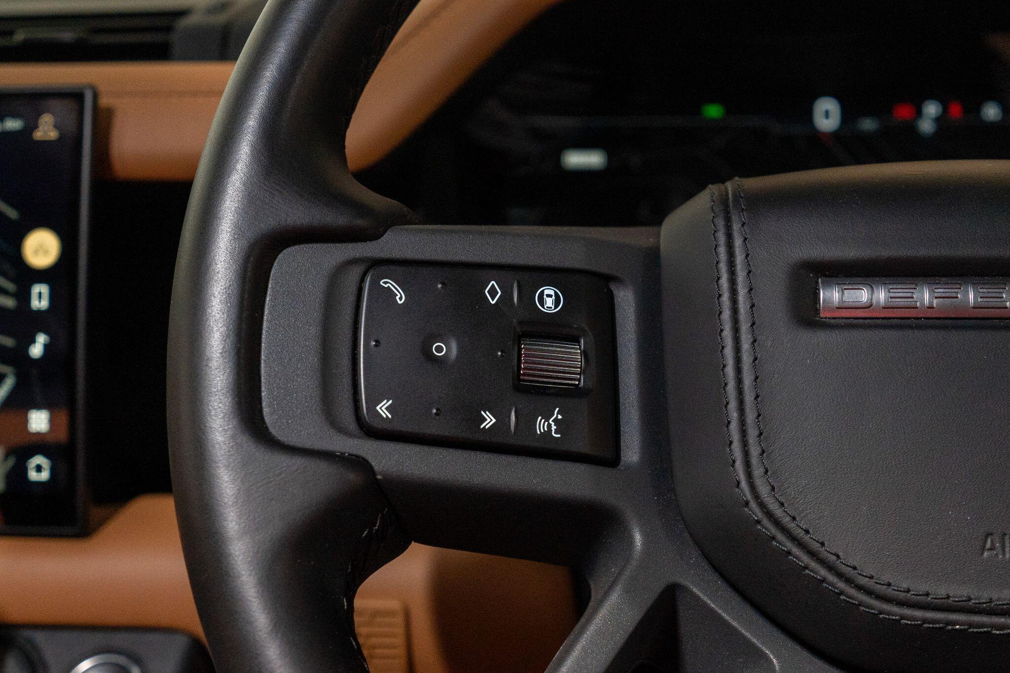 Land Rover Defender view 19
