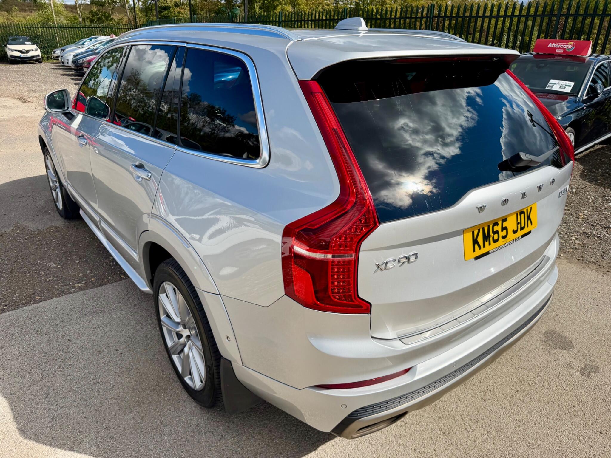 Volvo XC90 view 11