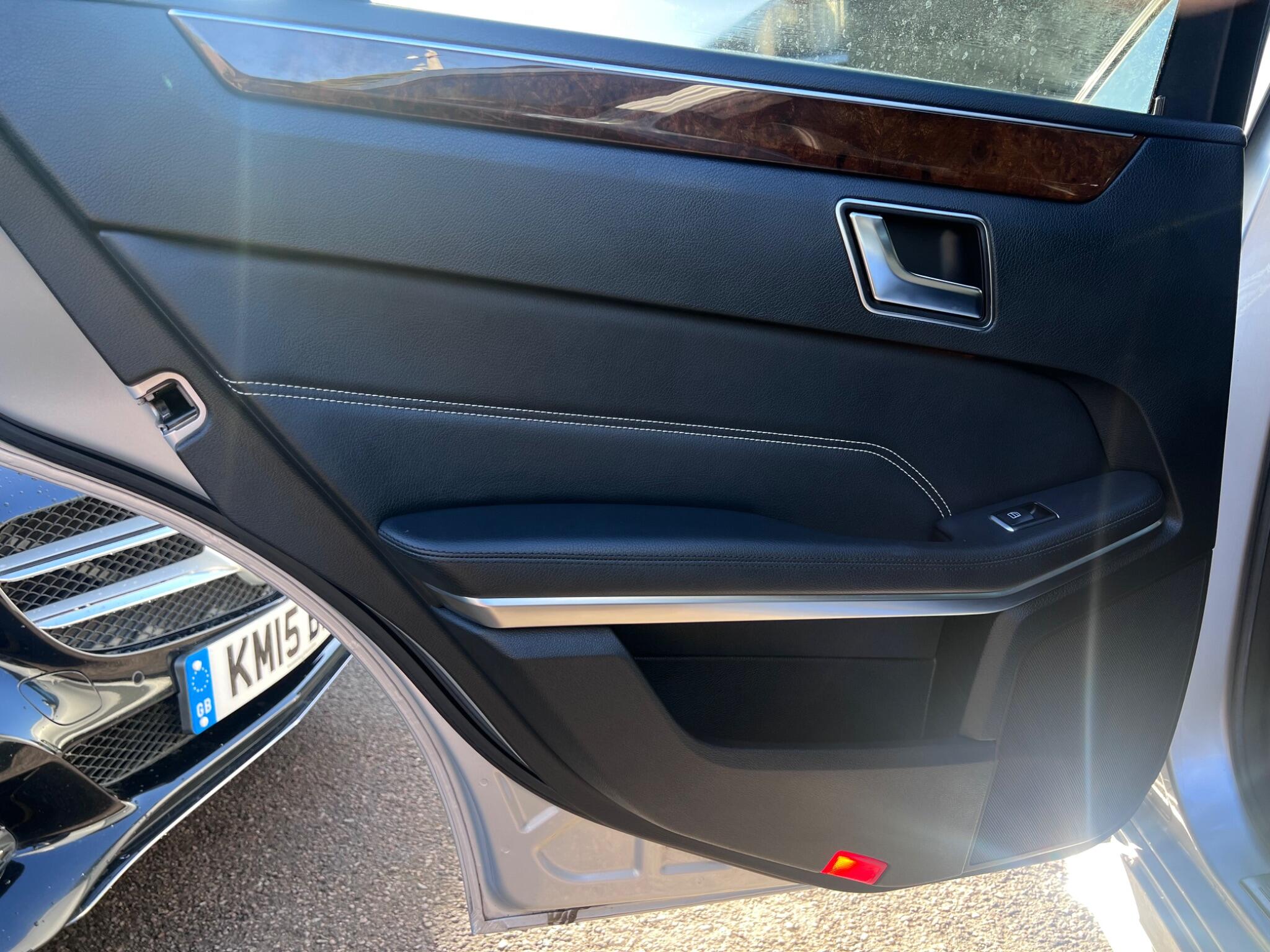 Mercedes-Benz E Class view 30