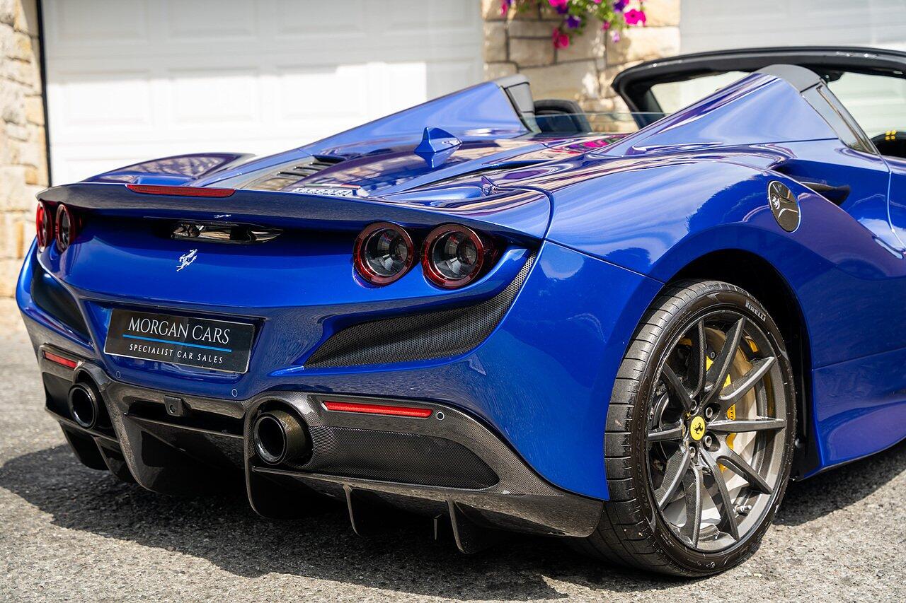 Ferrari F8 Tributo view 26