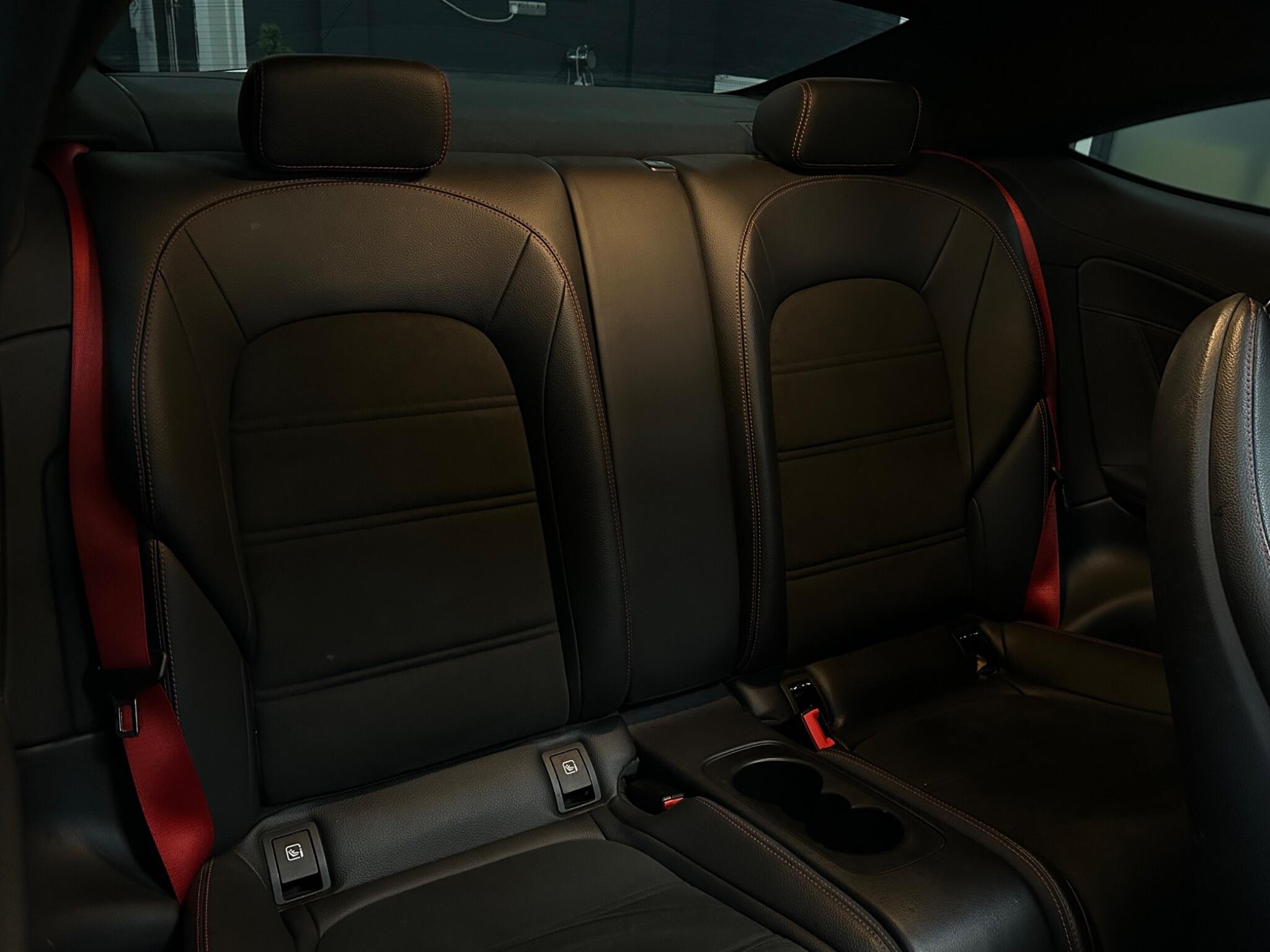Mercedes-Benz C-Class view 36