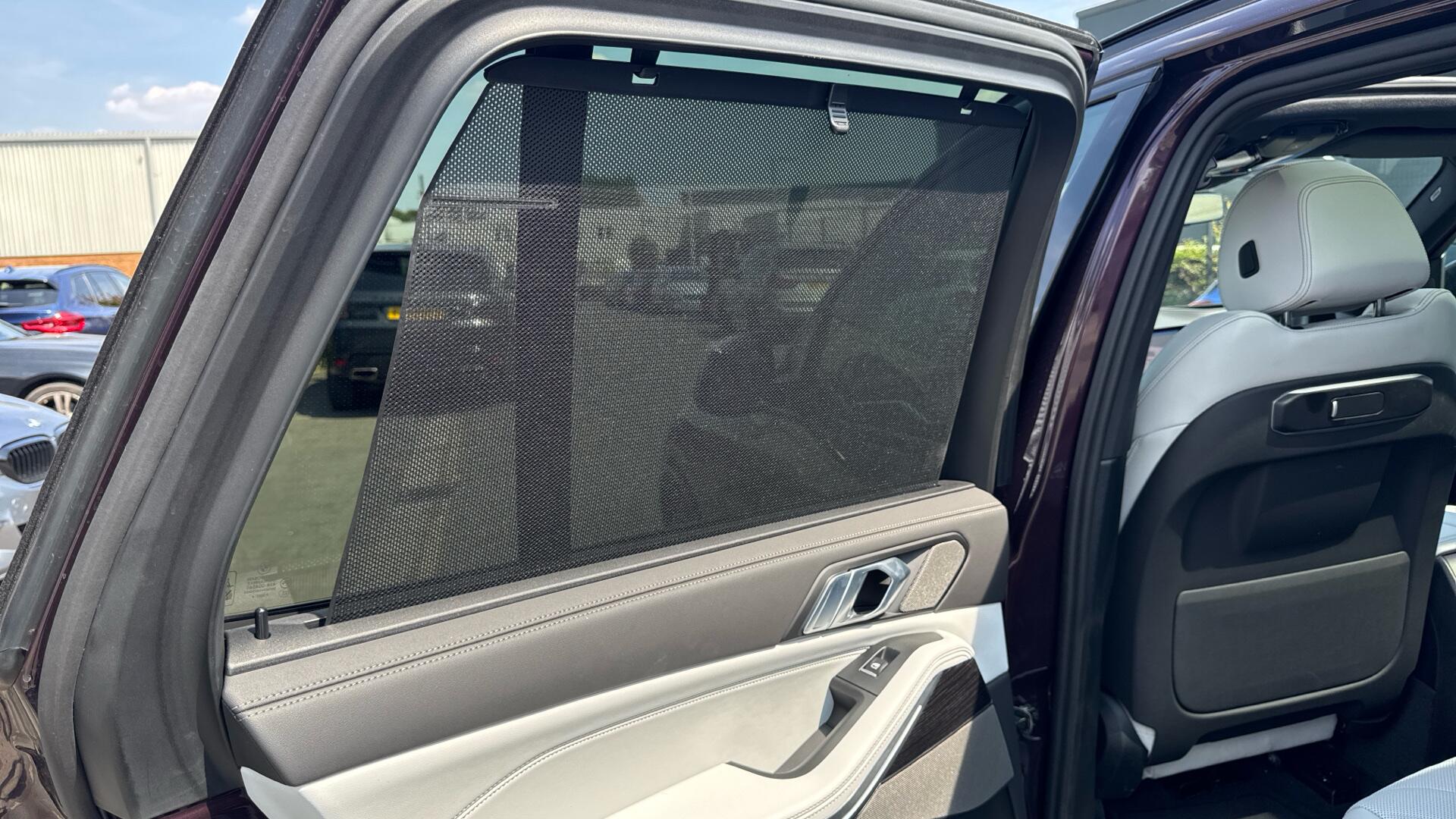 BMW X5 view 32