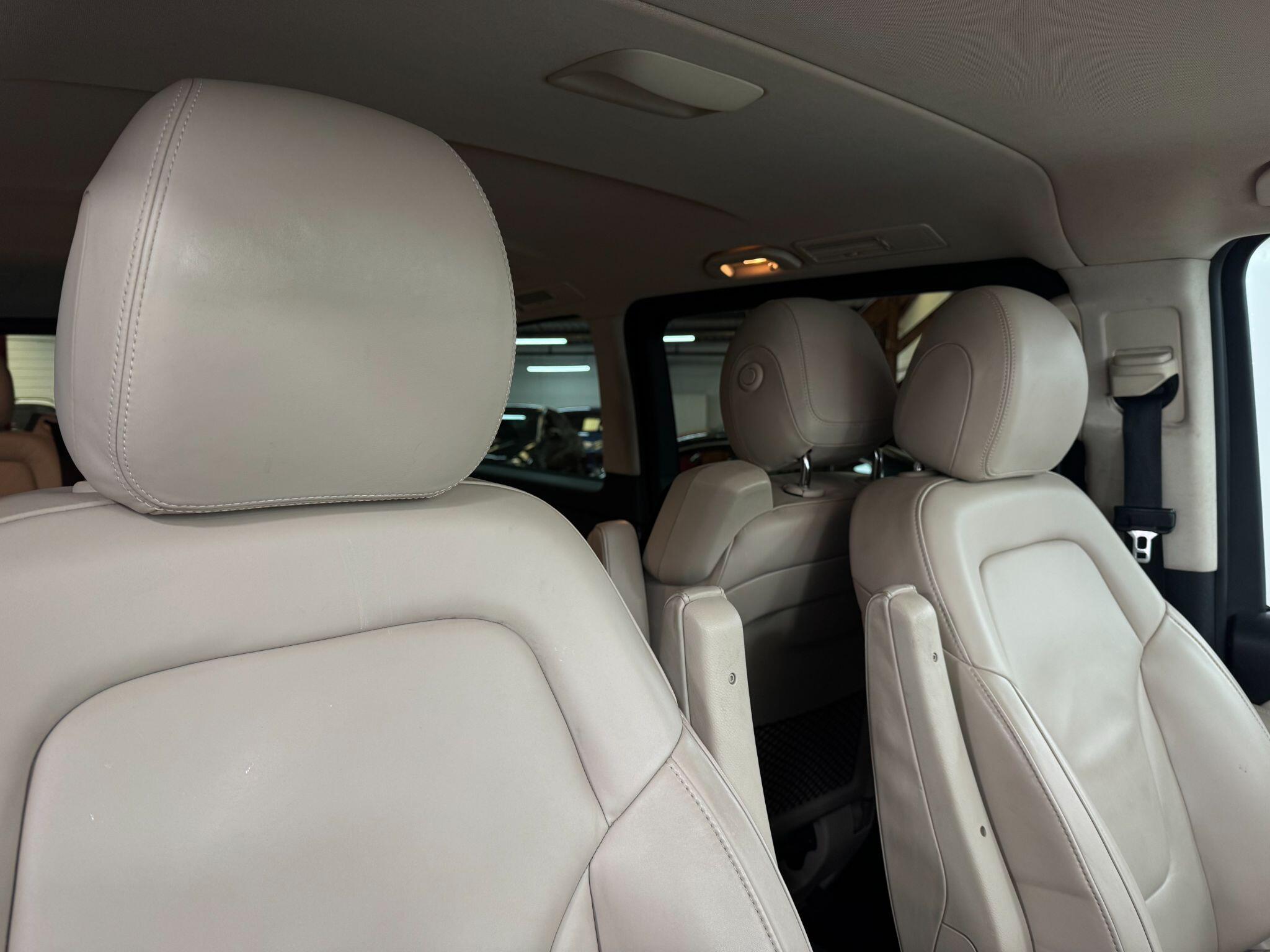 Mercedes-Benz V-Class view 29