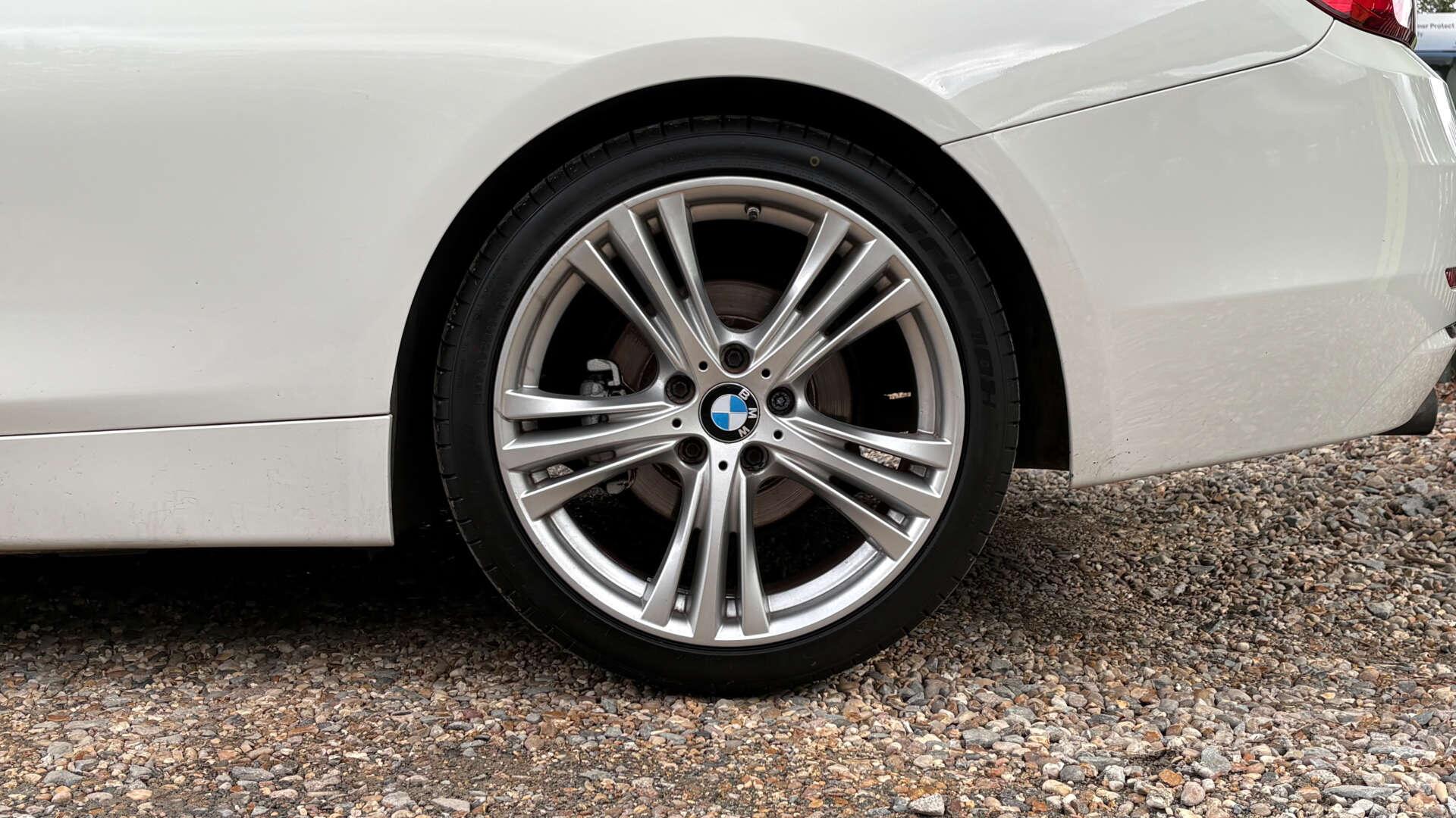 BMW 4 Series view 35
