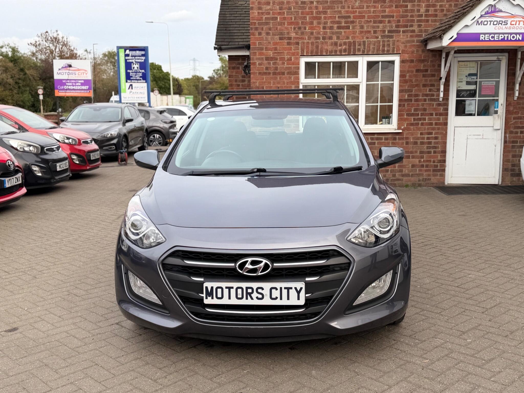 Hyundai i30 view 2