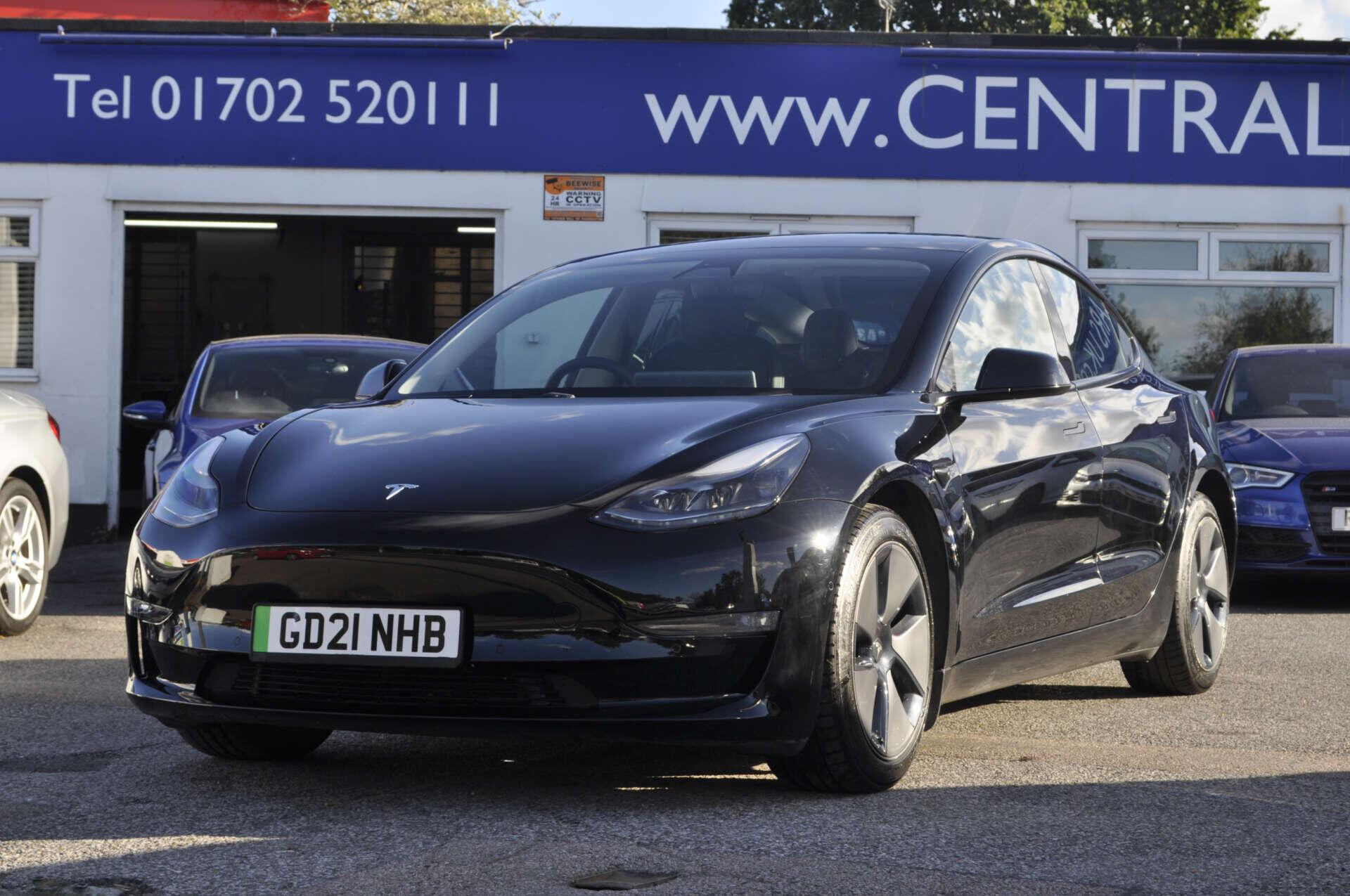 Tesla Model 3 view 4