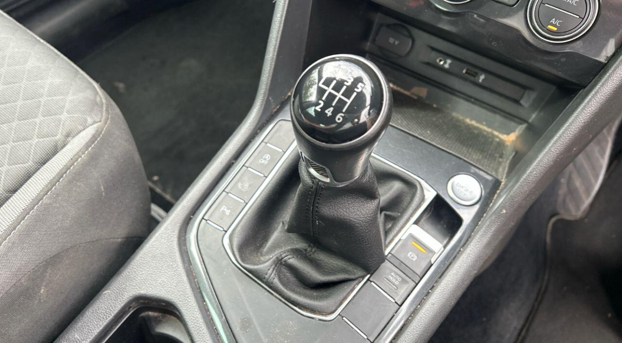 Volkswagen Tiguan view 4