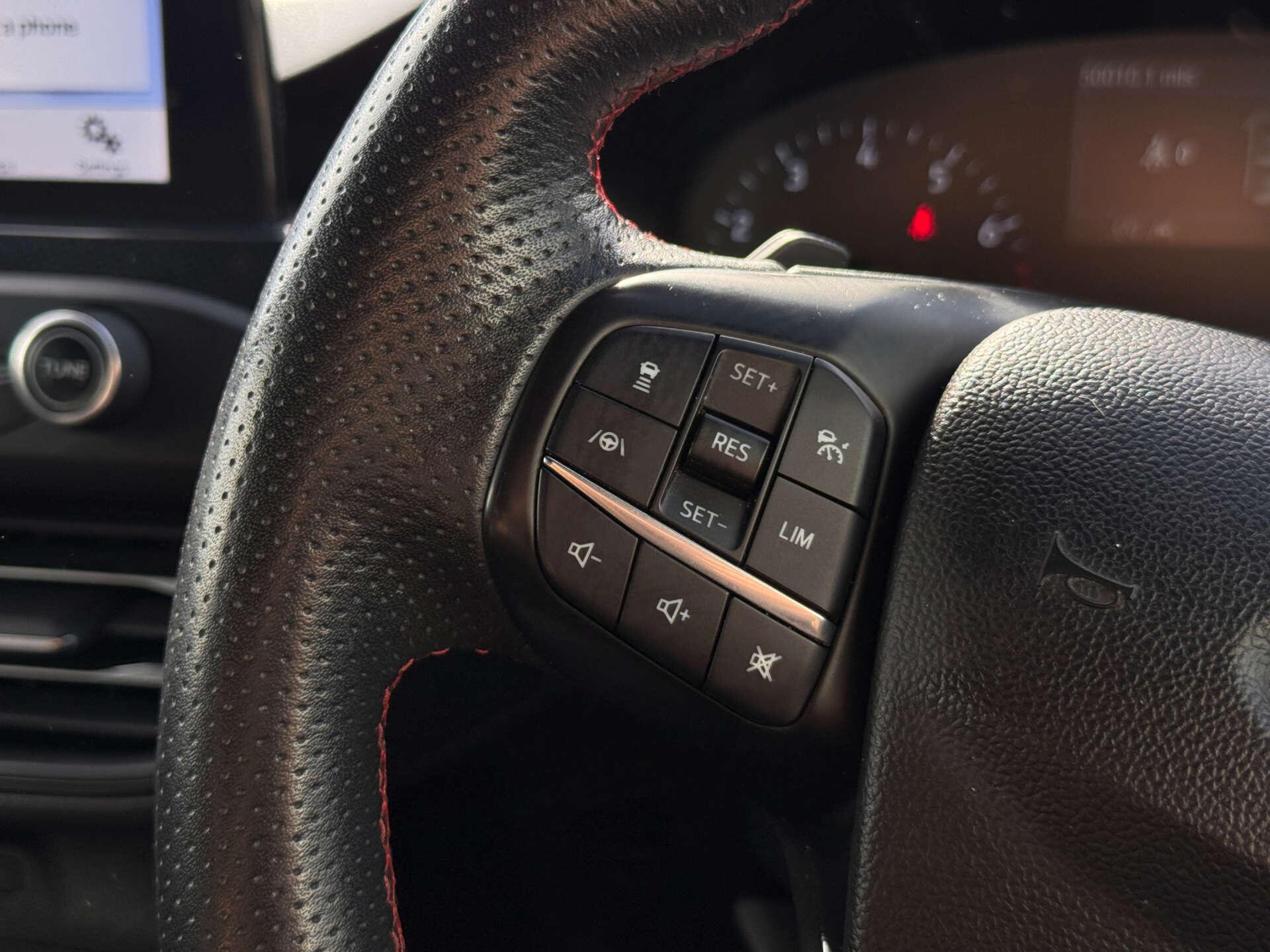Ford Focus view 50