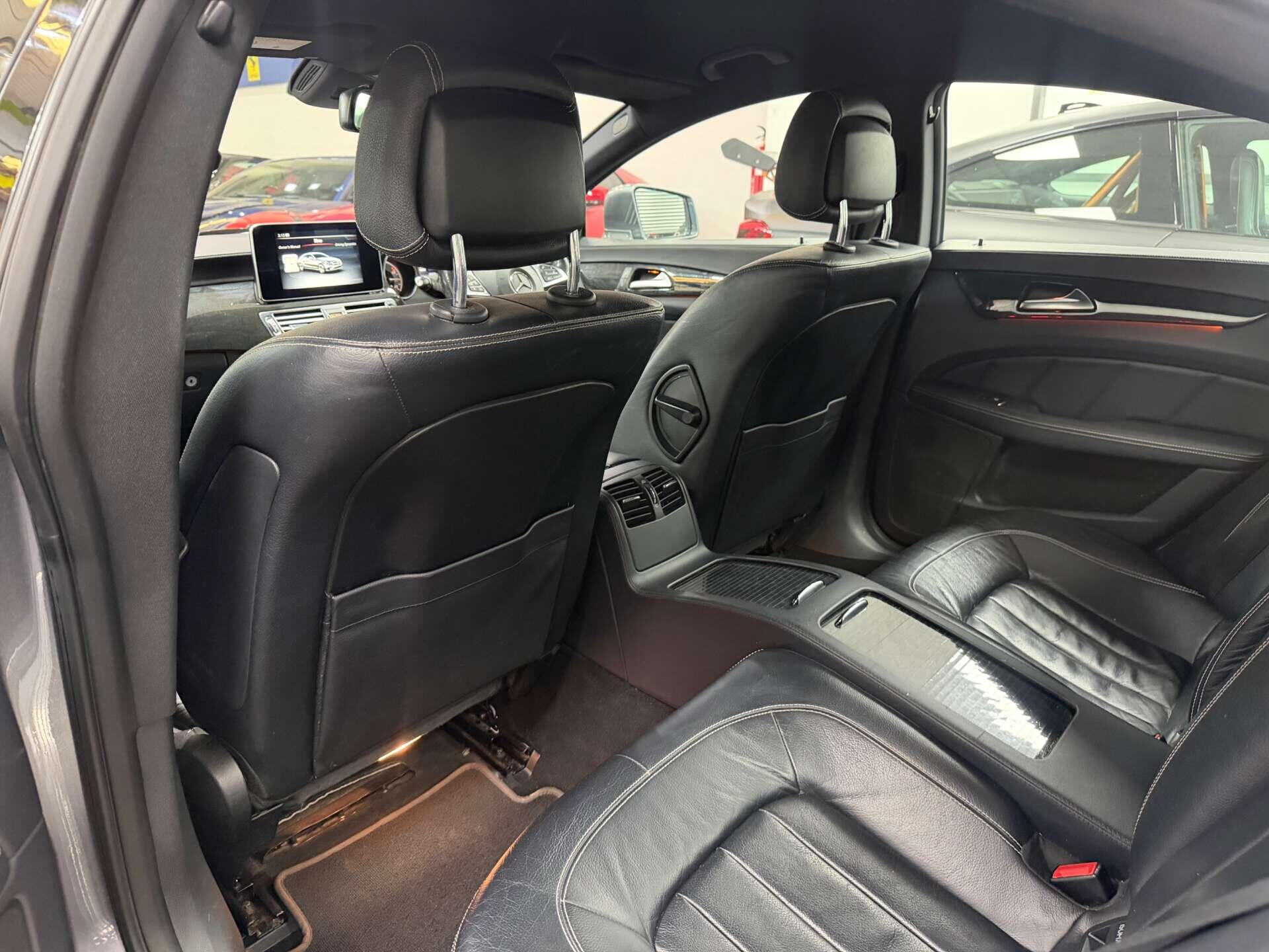 Mercedes-Benz CLS view 33