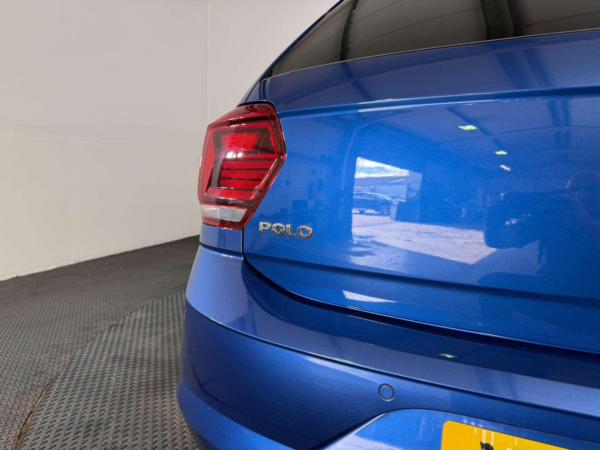Volkswagen Polo view 9