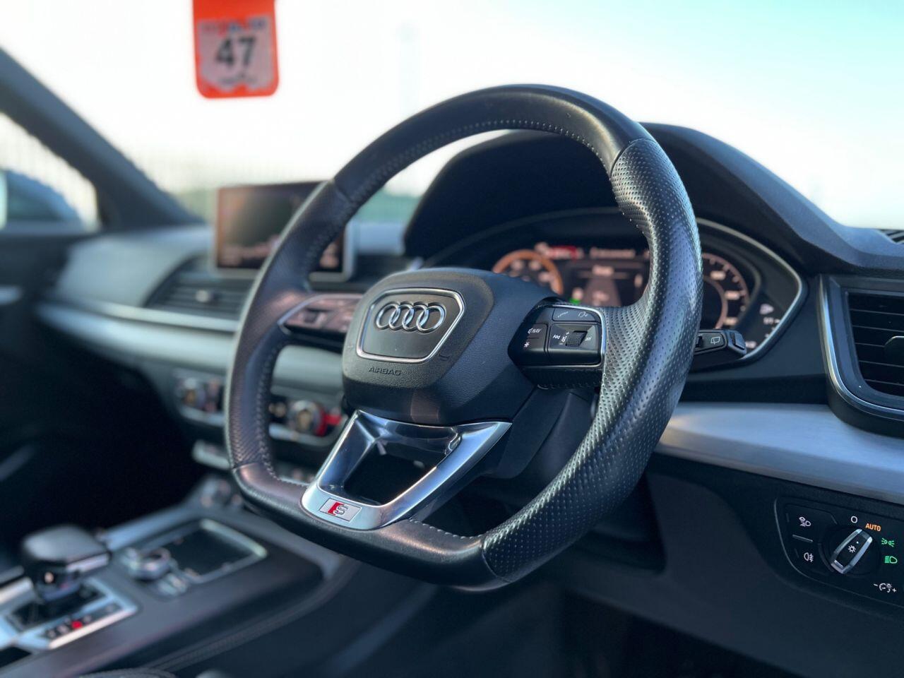 Audi Q5 view 13