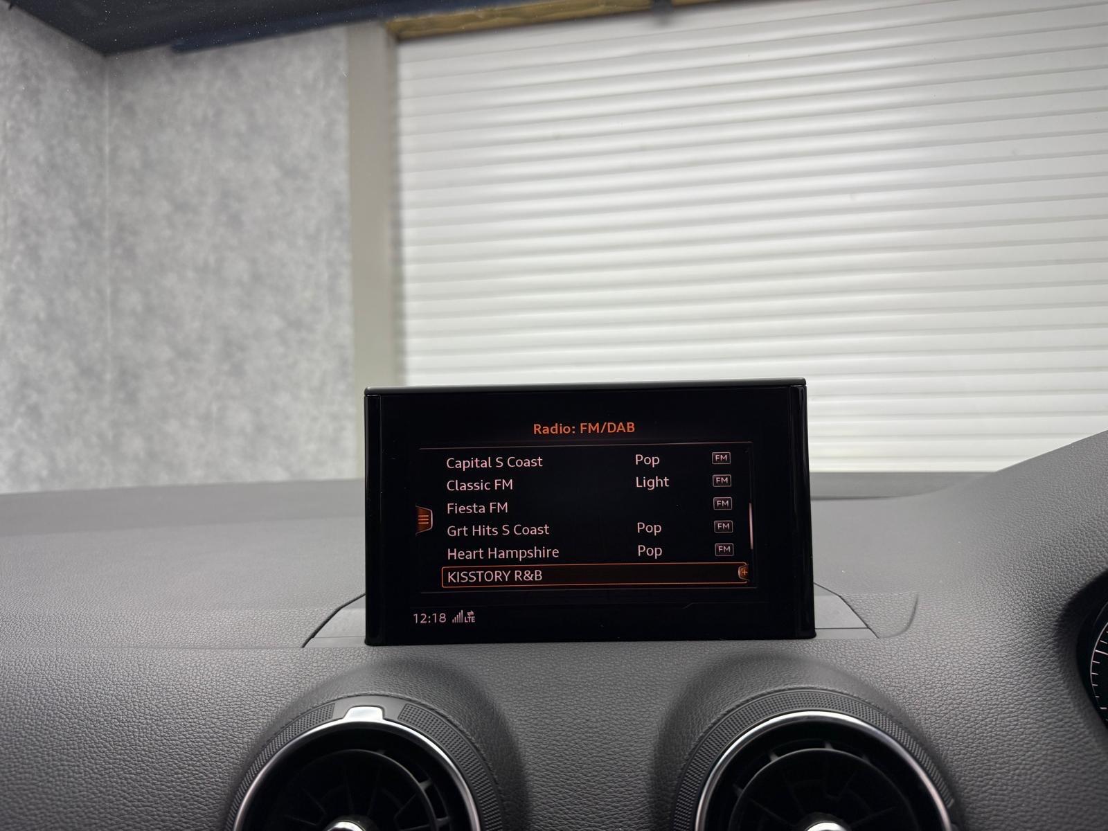 Audi Q2 view 15