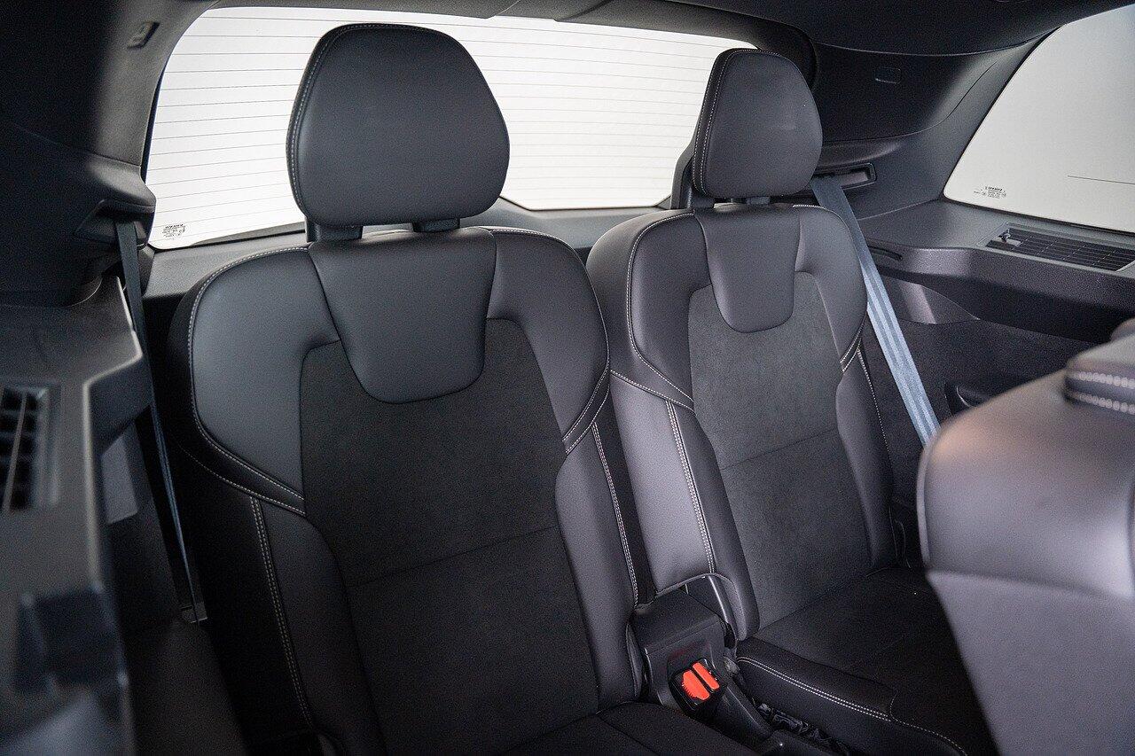 Volvo XC90 view 16