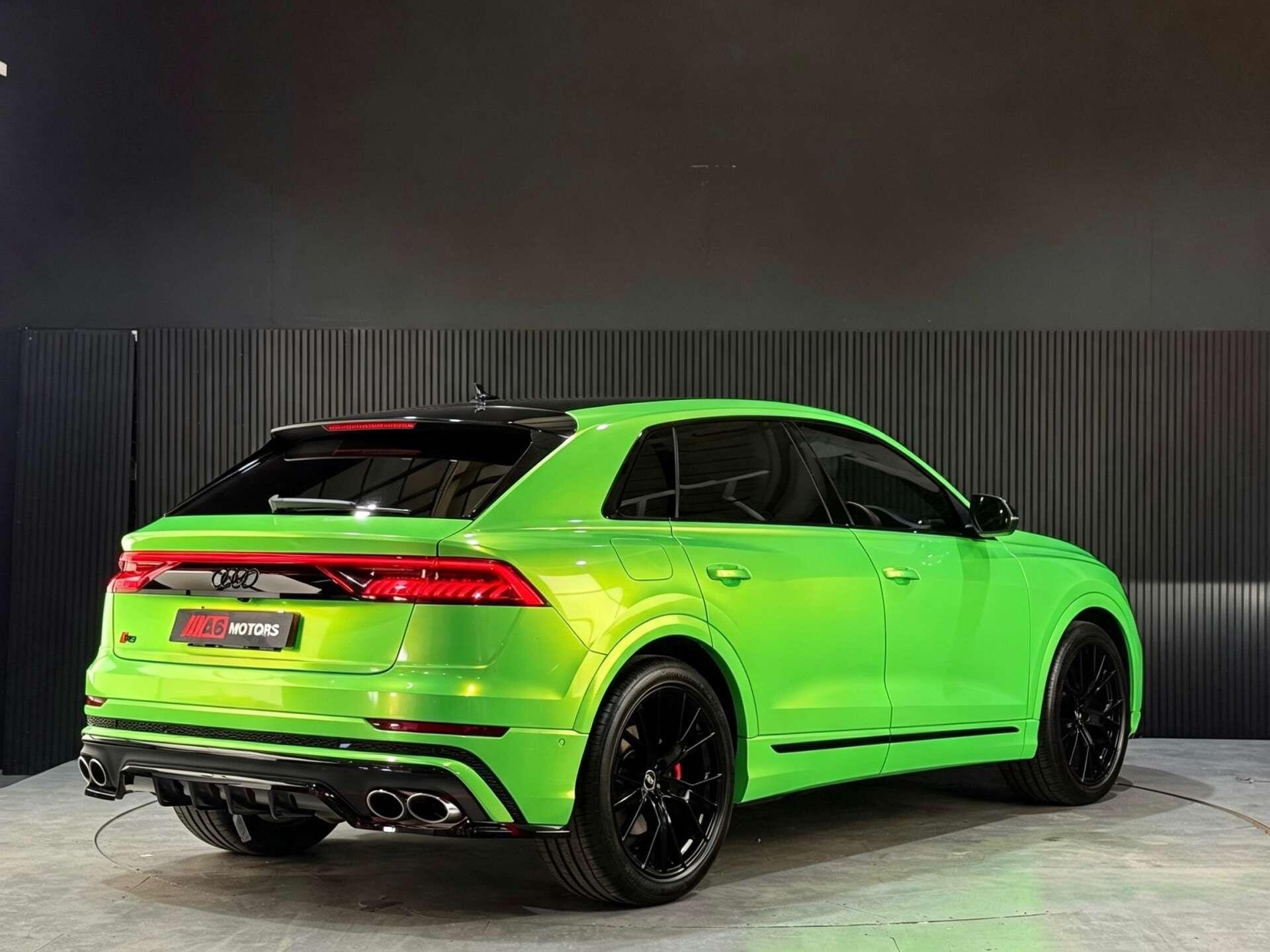 Audi SQ8 view 14