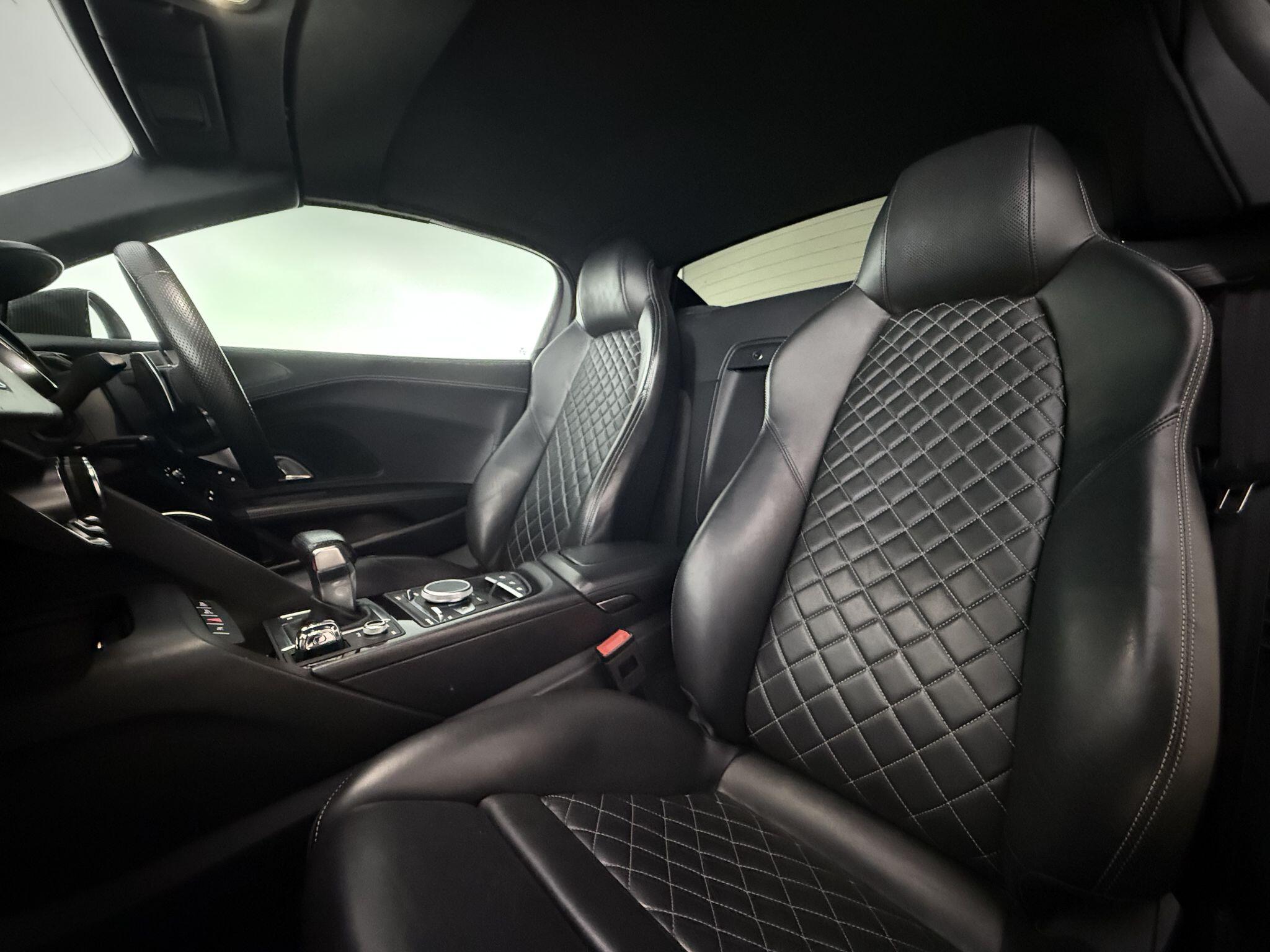 Audi R8 view 48