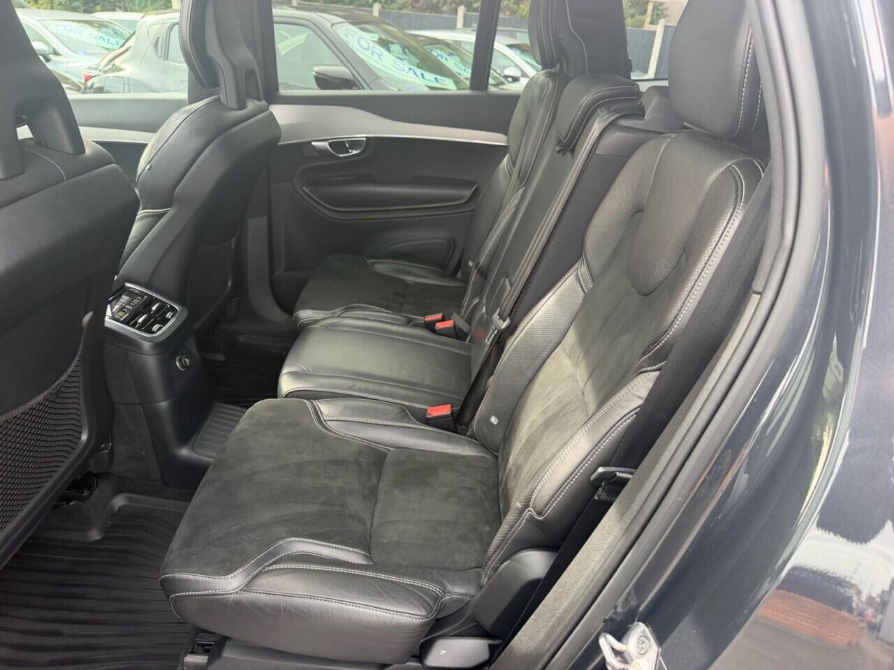 Volvo XC90 view 17
