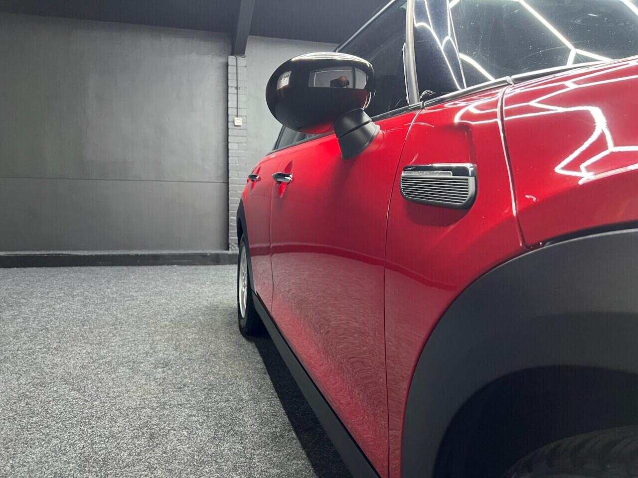 Mini Hatch view 18