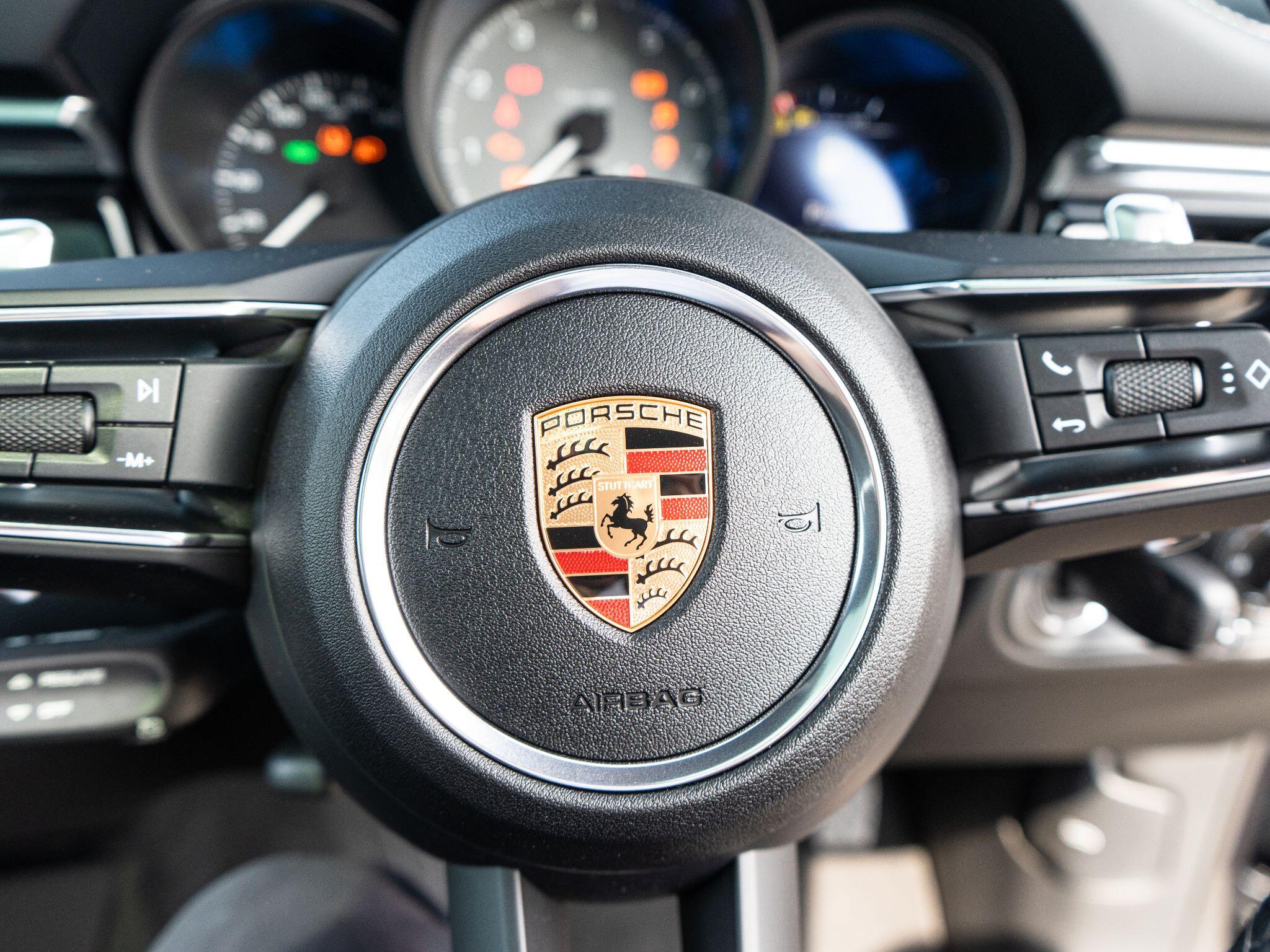Porsche Macan view 33